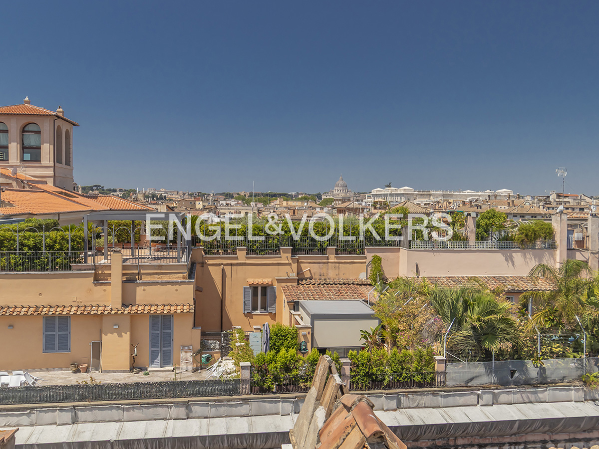 Prestigious panoramic property in the heart of the Tridente