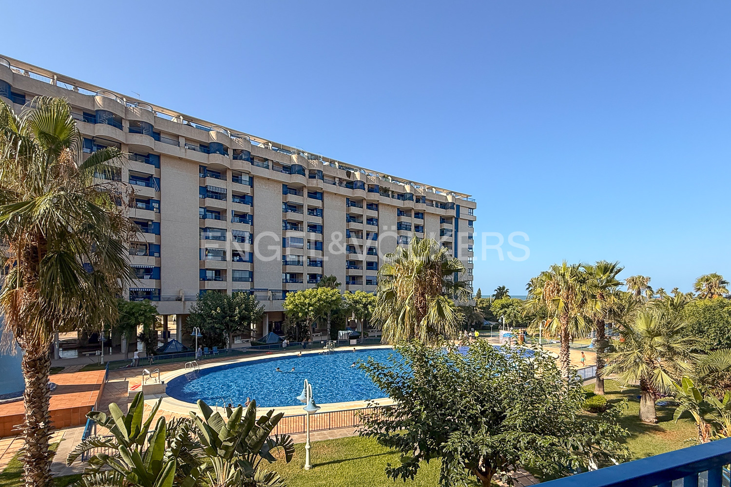 Modern apartment with sea views in La Patacona