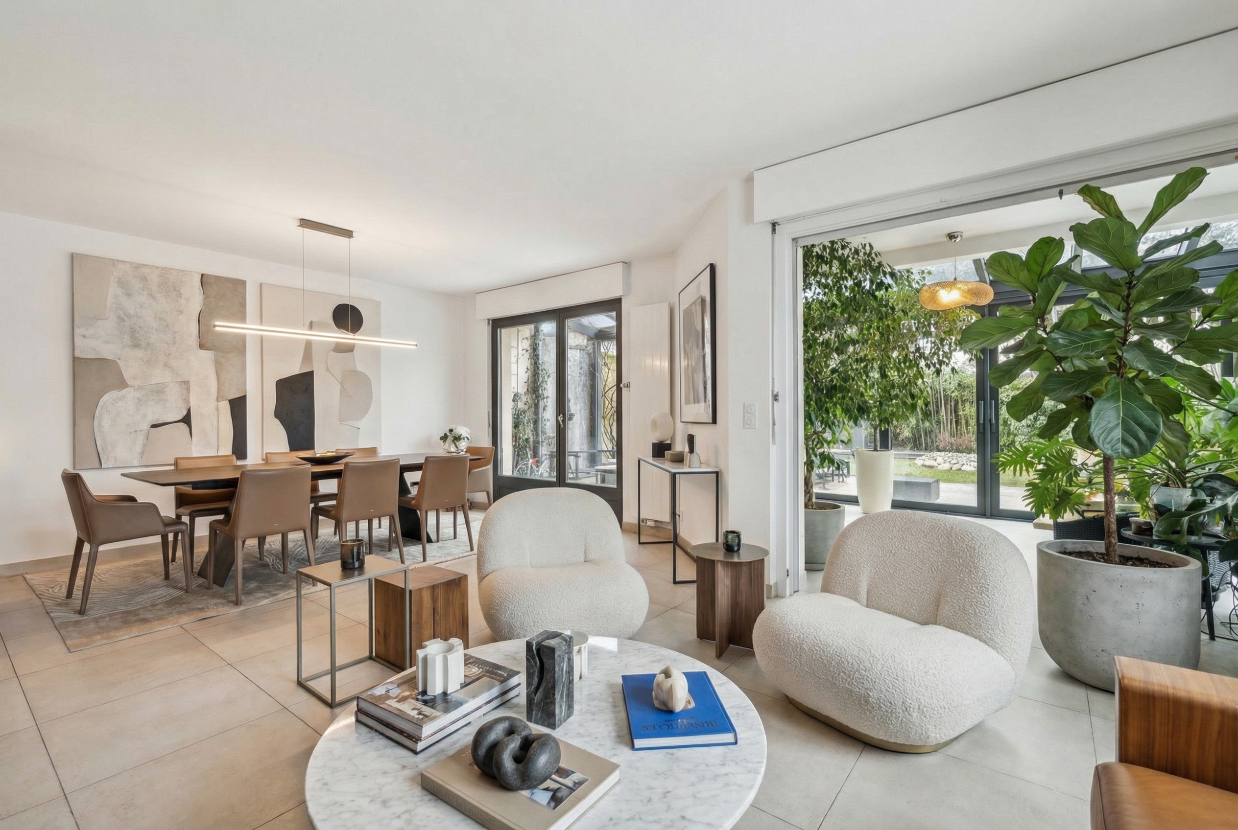 Bright Family Villa Steps from Corsier Port