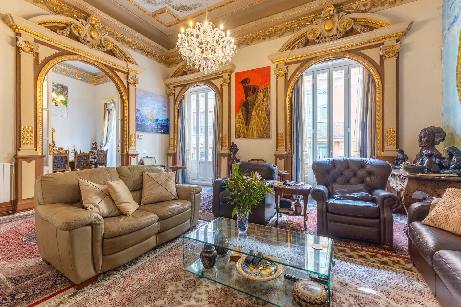 Luxurious grand residence in a classic 1870 building in La Seu