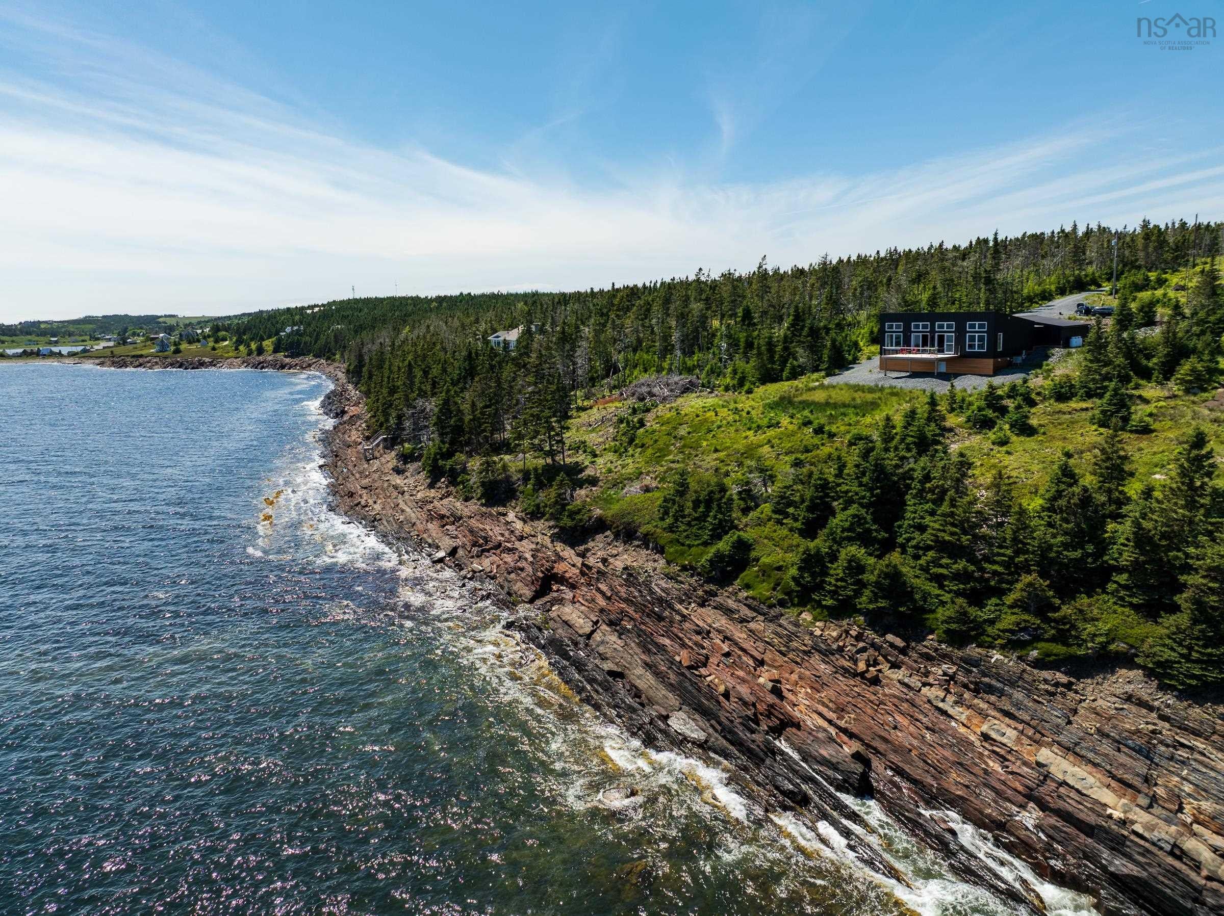 The Black Pearl - New Contemporary Build - Oceanfront