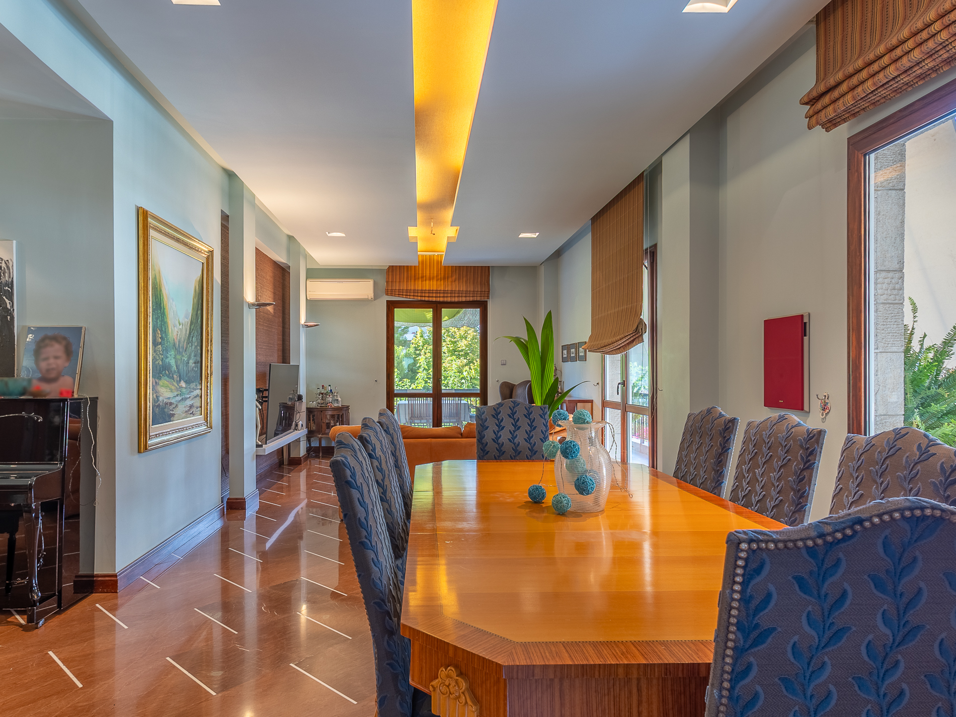 Spacious elegant 168 sq.m. apartment in lush Pefki