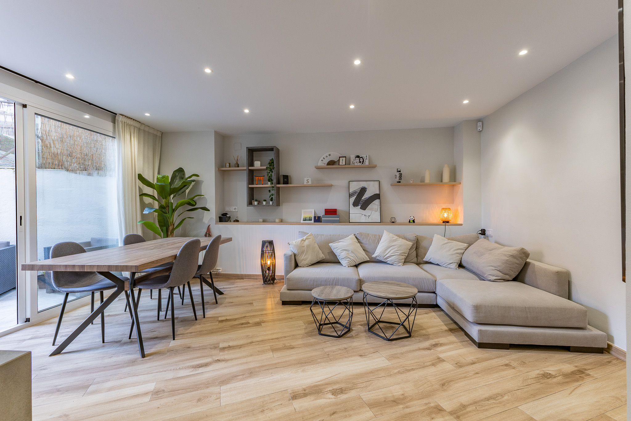 4-bedroom apartment with a large terrace in central Sant Cugat
