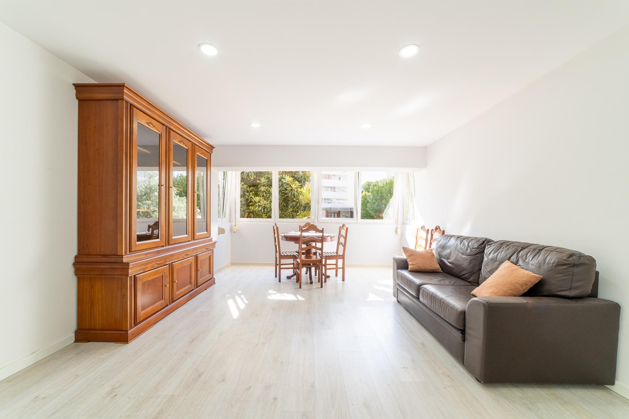Spacious 3-bedroom apartment with en suite in Olivais’ prime area