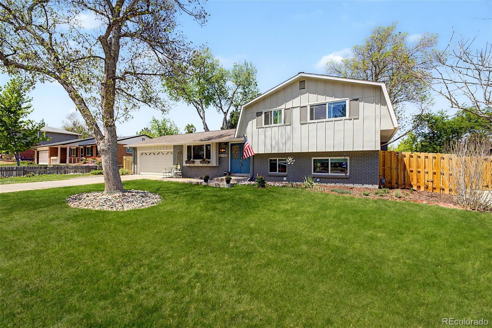 Updated Tri-Level Near Chatfield State Park