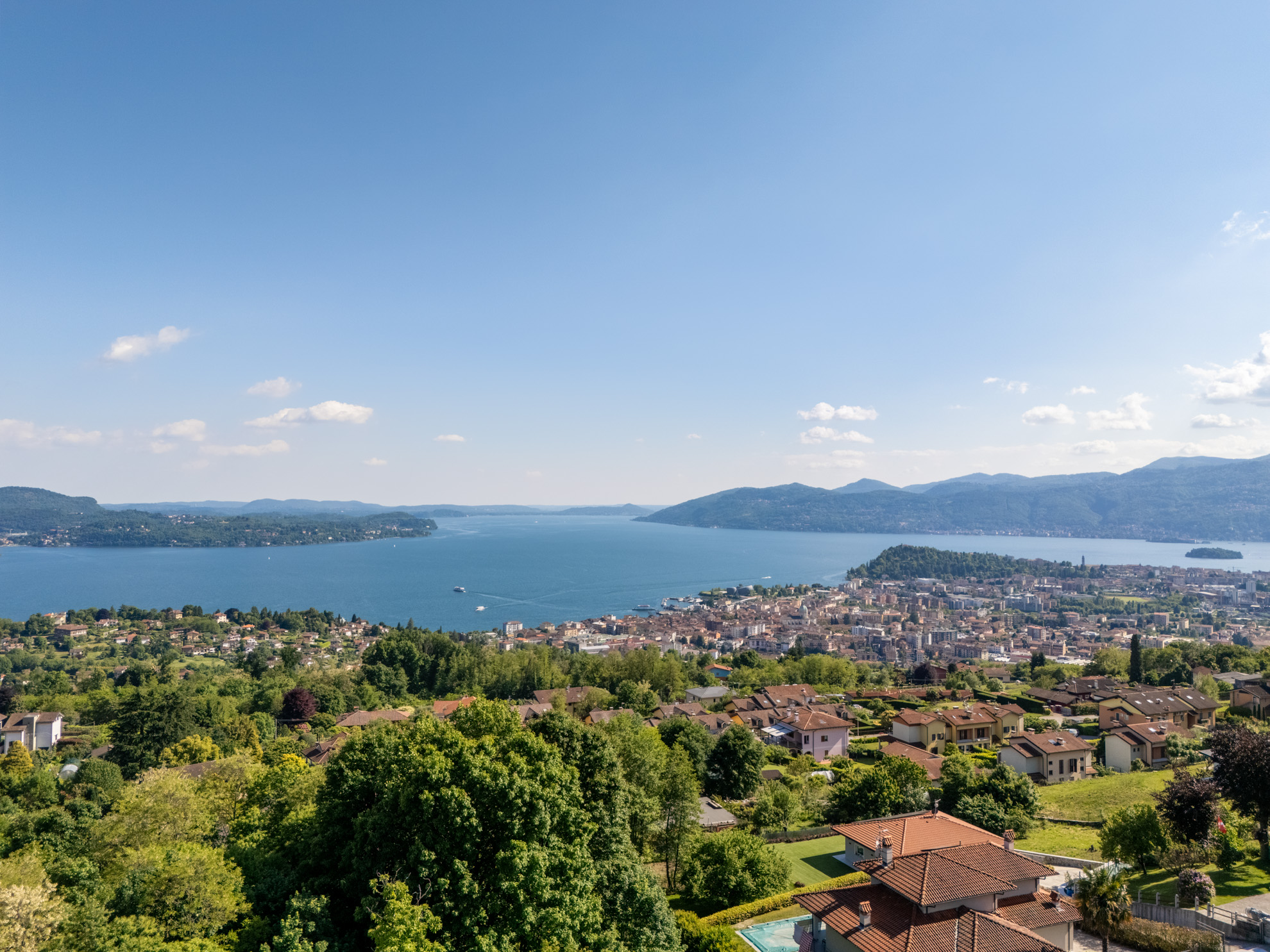 Cozy Apartment with Lake Maggiore Views