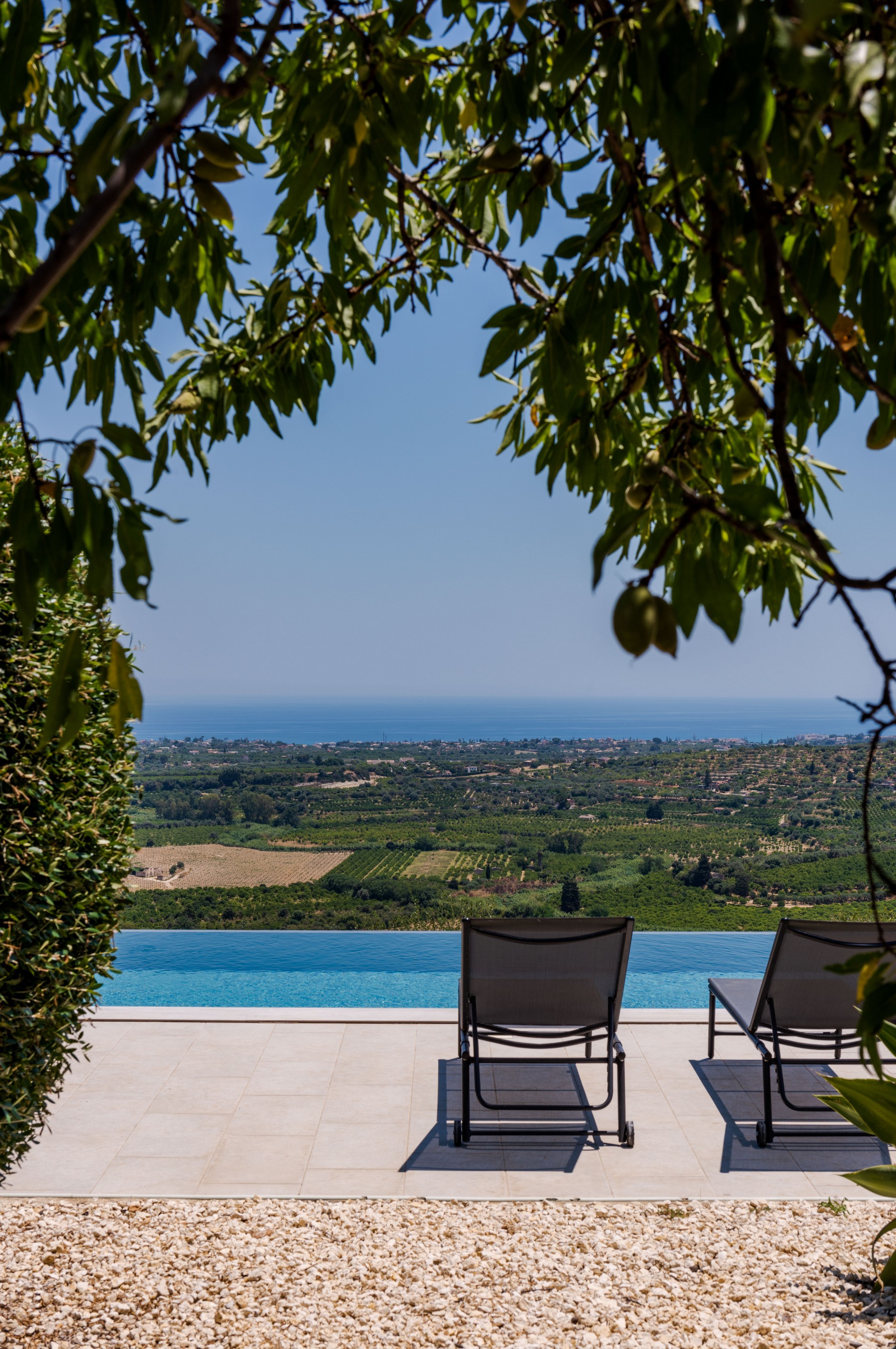 Villa Sospesa tra Cielo e Mare