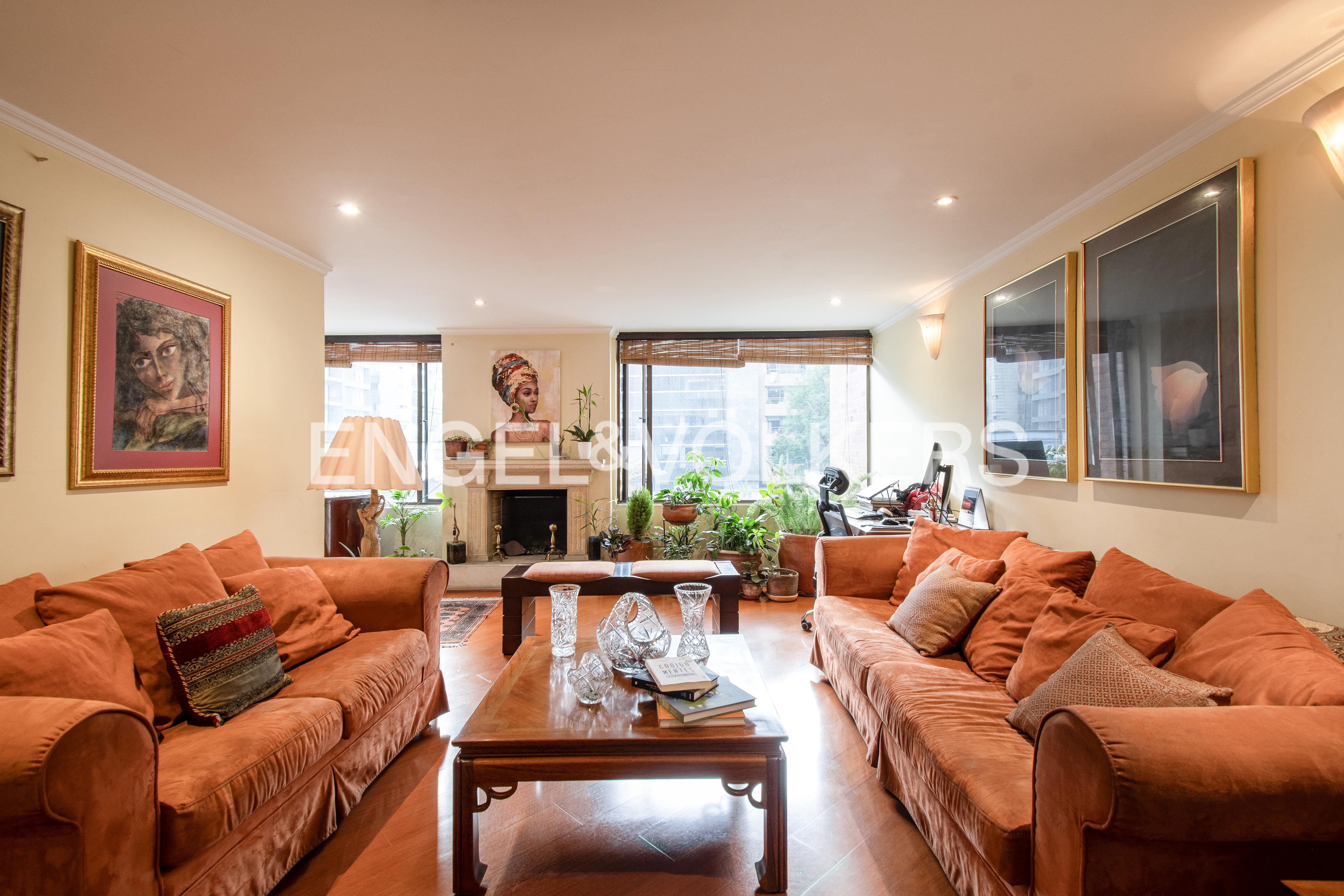 Amplio apartamento para la venta en Chicó-Virrey