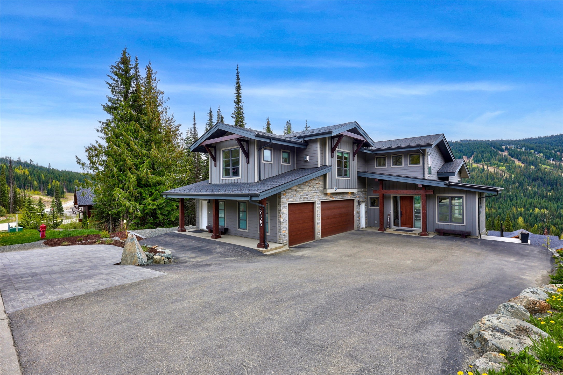 Alpine Contemporary Home with Panoramic Mountain Views