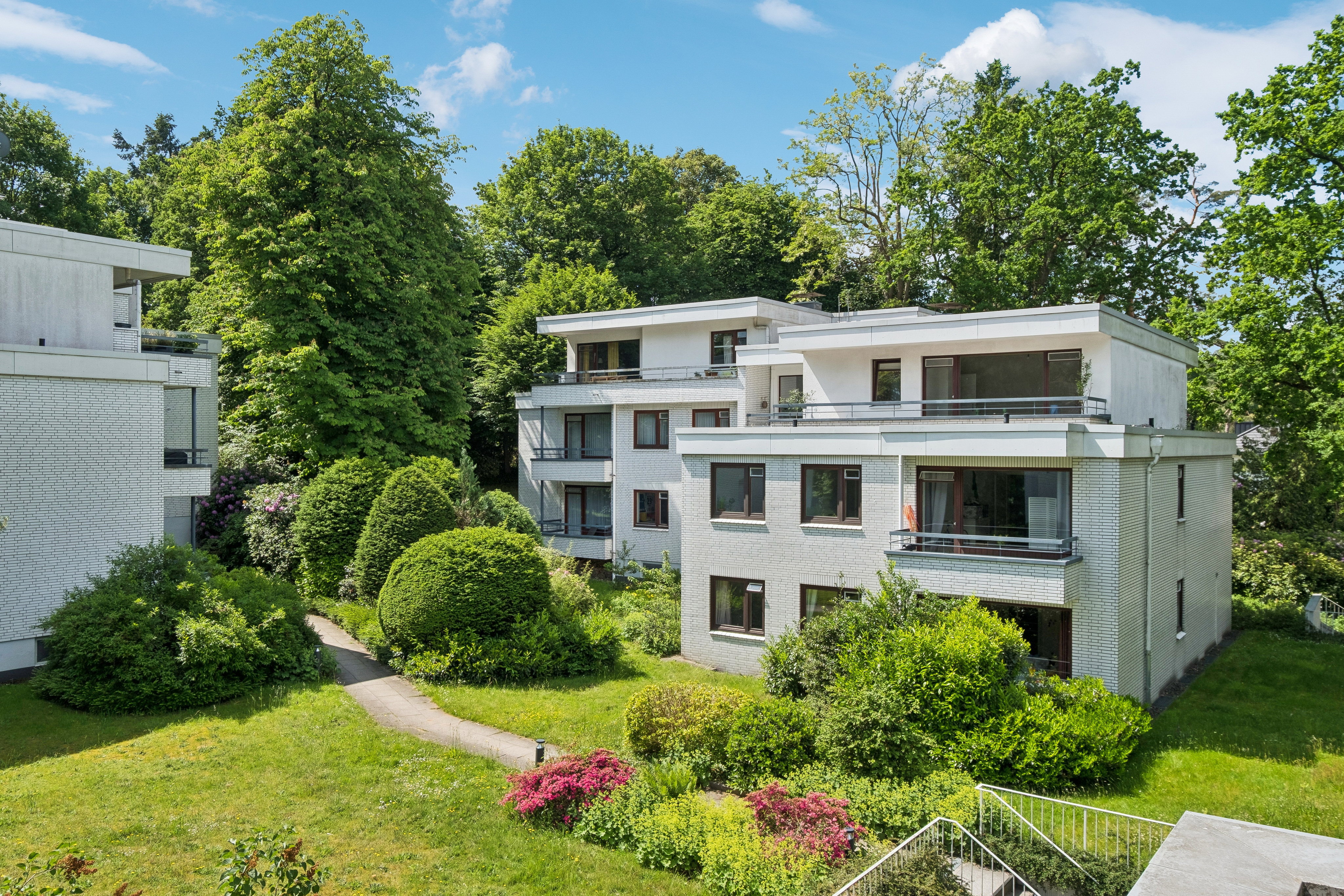 Begehrte Blankeneser Wohnlage: Helle Wohnung mit zwei Balkonen und Süd-West Ausrichtung