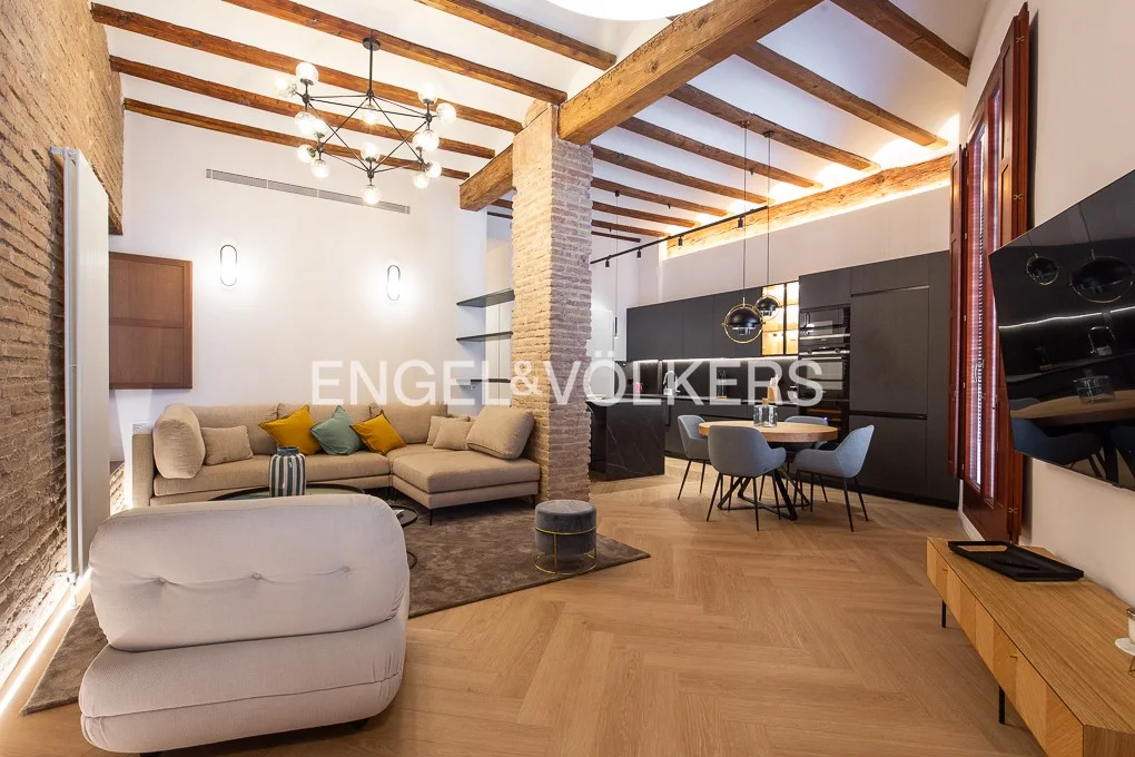 Stylish brand new flat in heart of "València" for short term