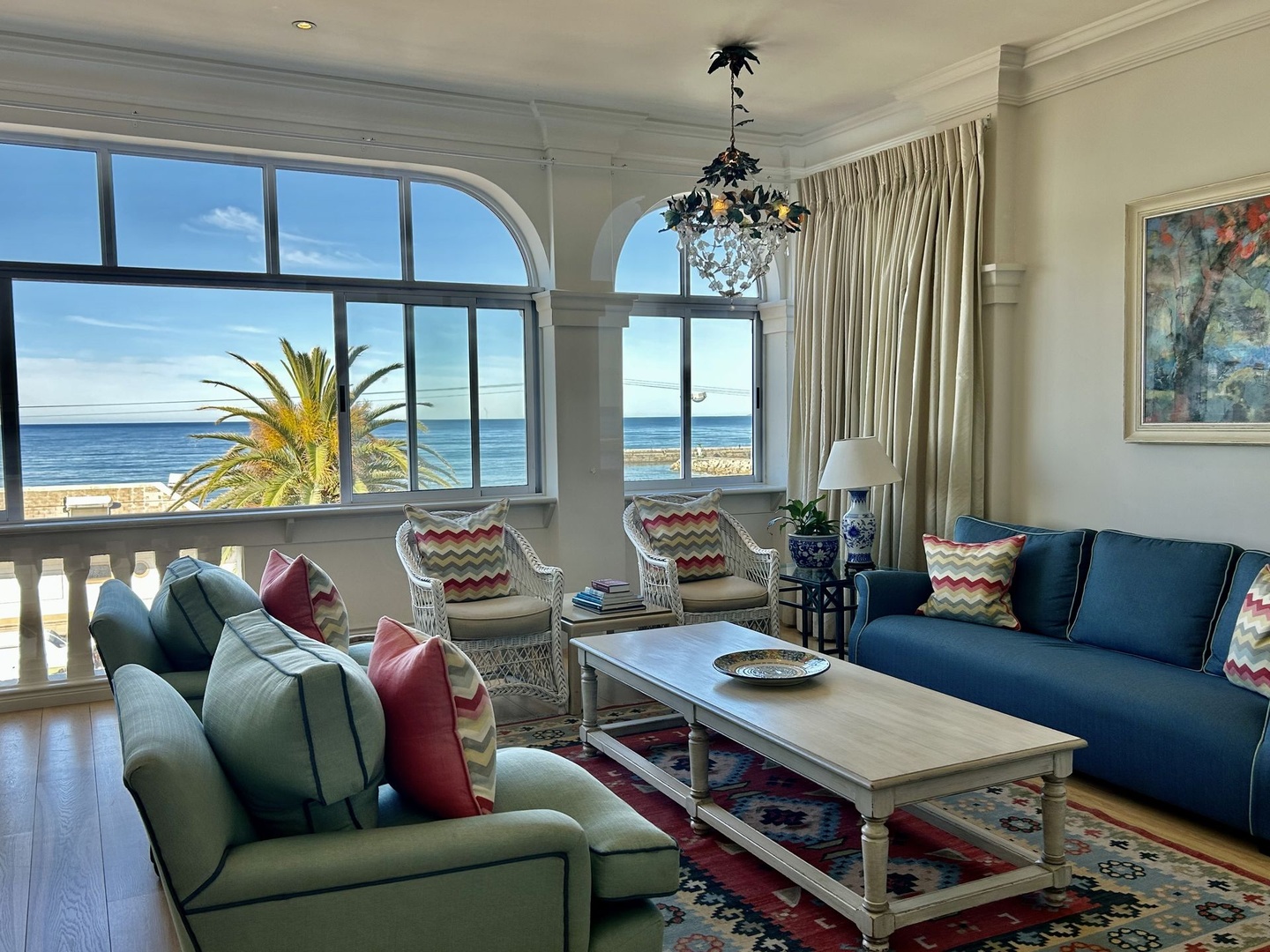 Spectacular sea side apartment
