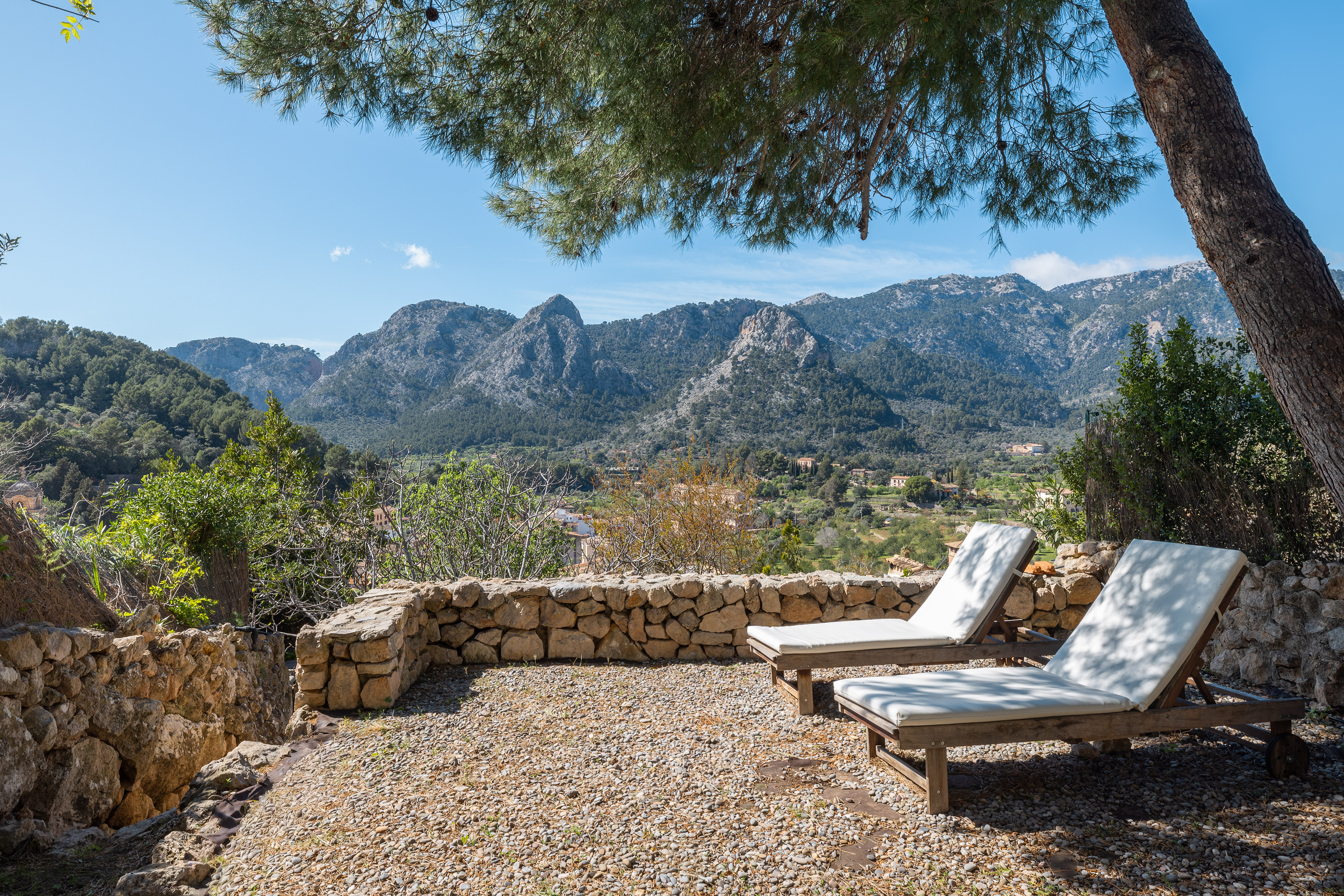 Encantadora casa urbana amb terrassa al terrat i vistes panoràmiques a Bunyola