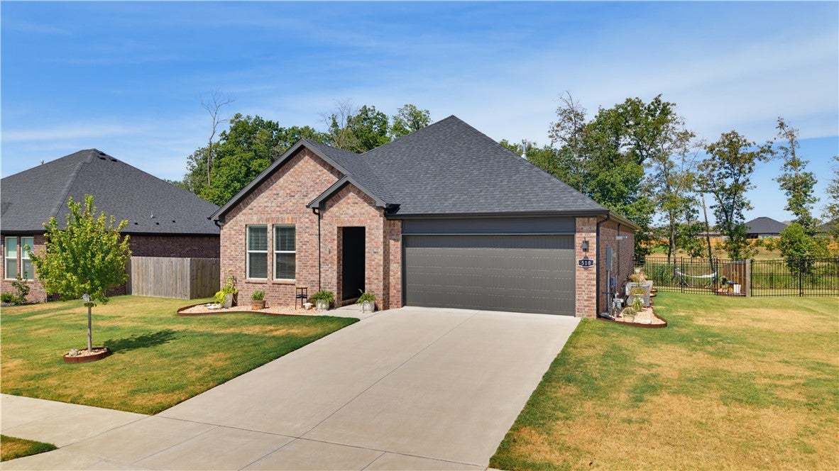 Discover Move-In Ready Living in Goose Creek Village