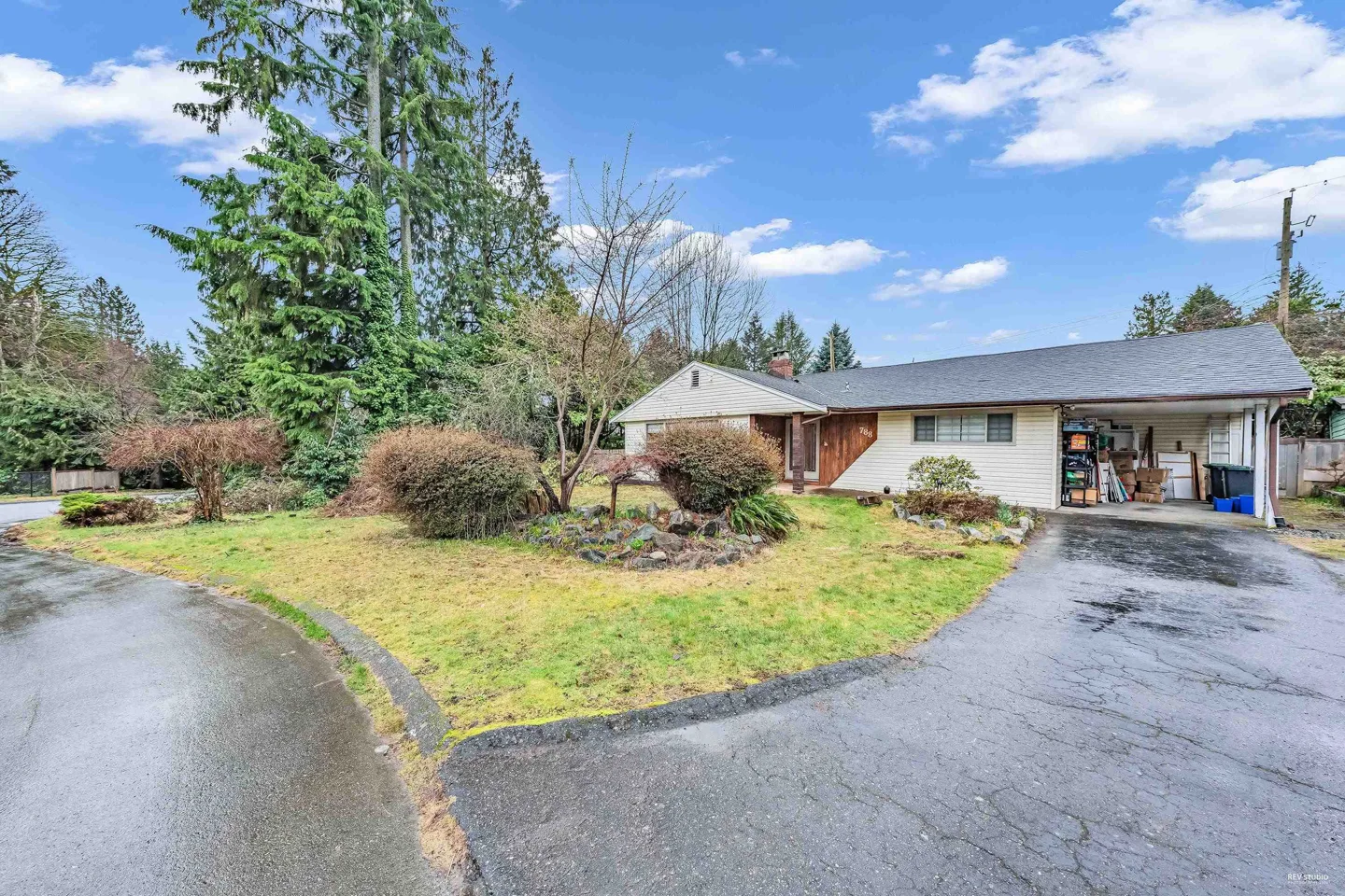 Tastefully Renovated Rancher Home In North Vancouver!