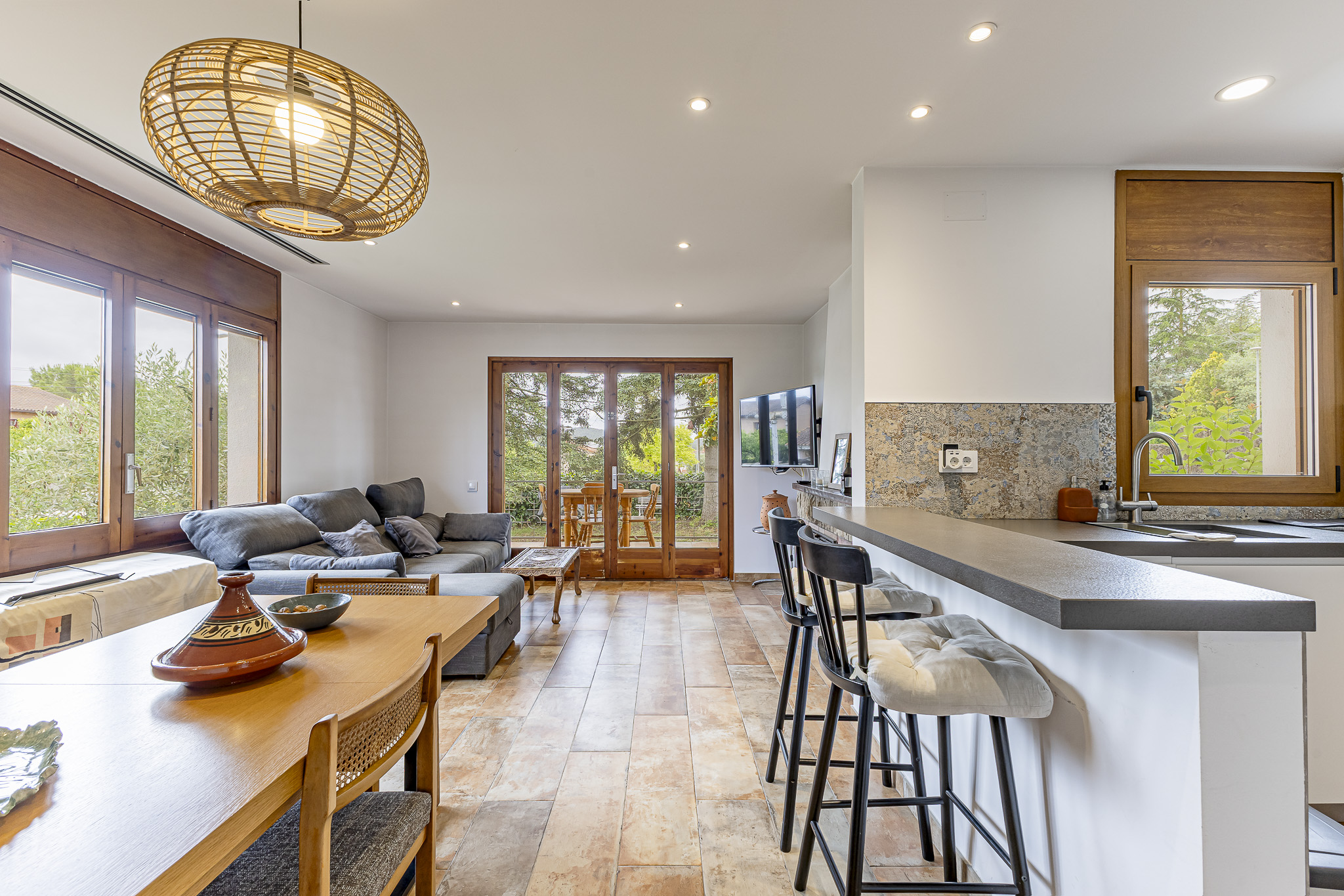 Charm, design and nature in the heart of Begues