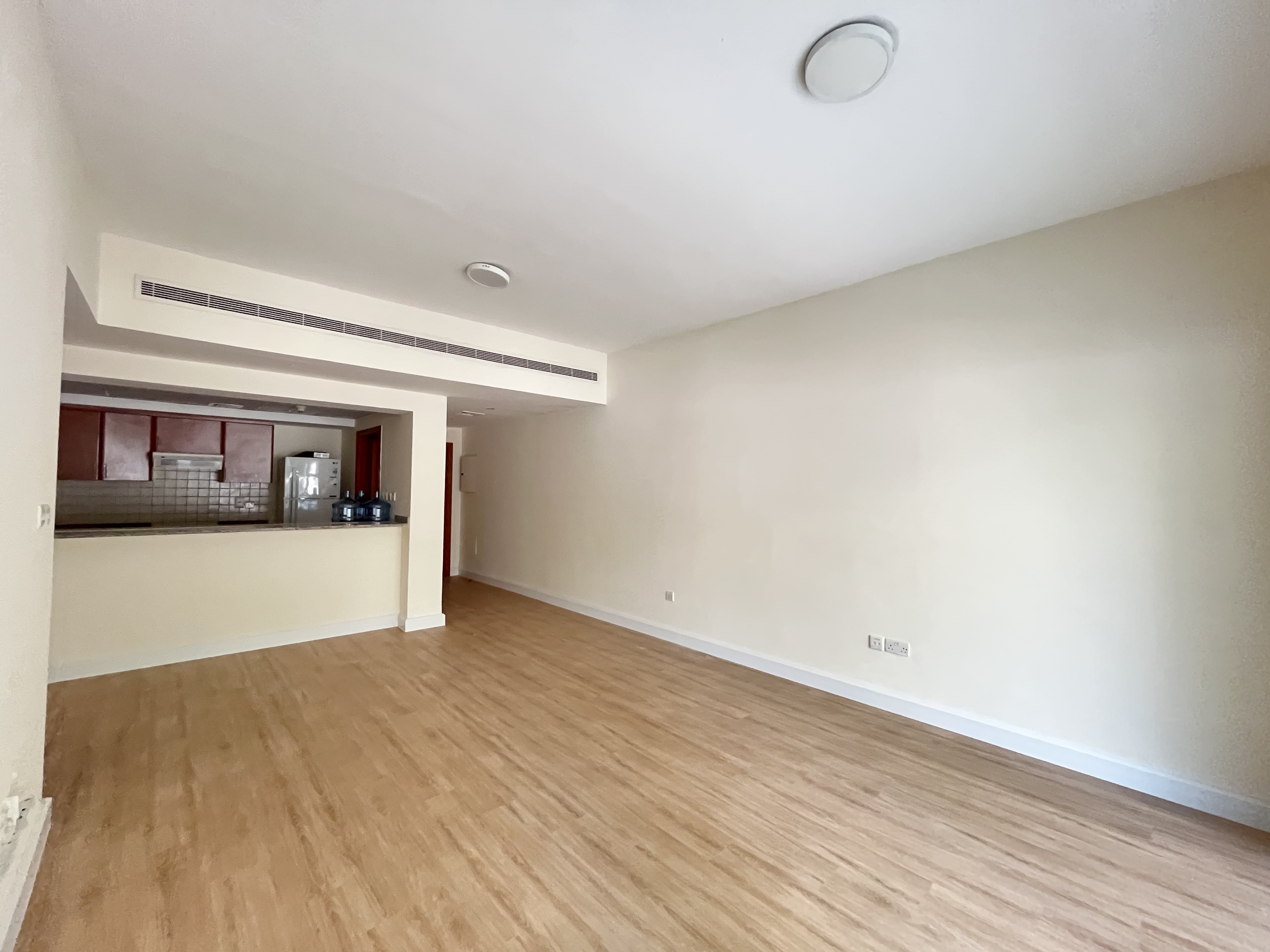 Vacant  l  Unfurnished  l  Large  Layout