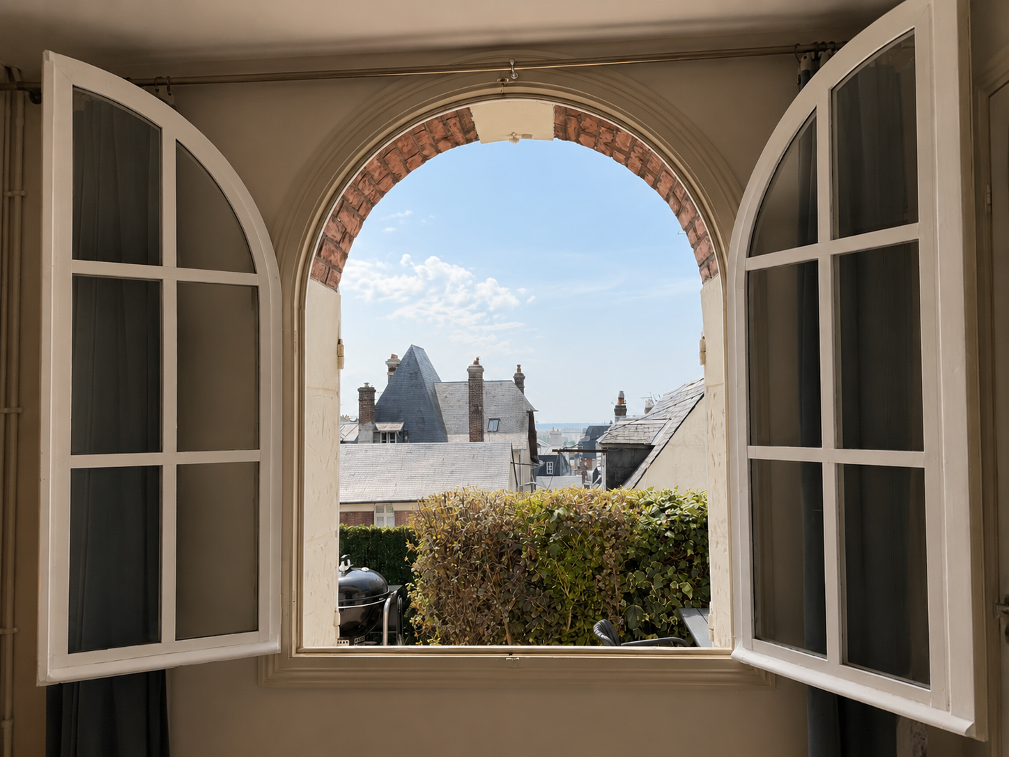 Trouville-sur-Mer – Character apartment with private garden-terrace