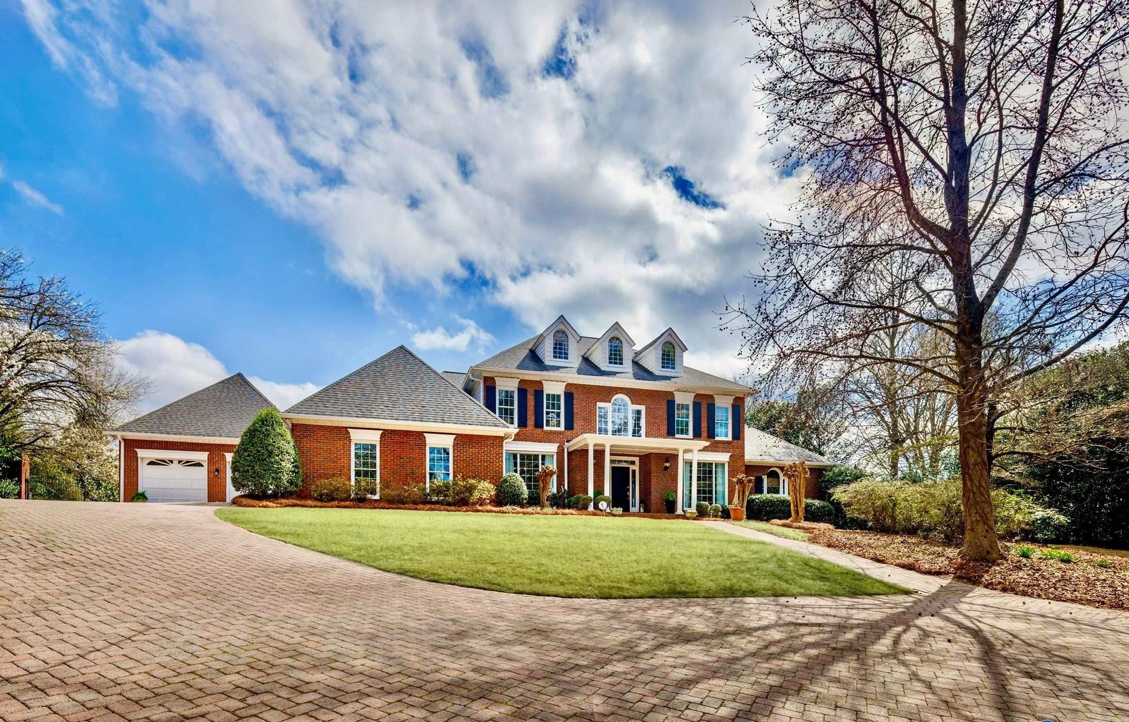 Luxury Living on Hidden Ridge Circle