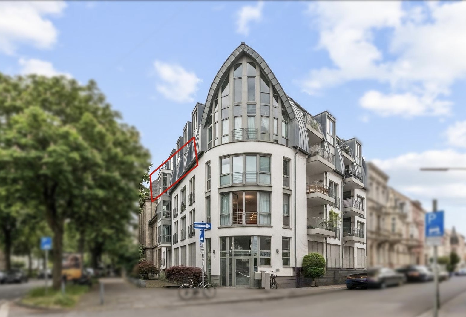 Attractive apartment with a unique layout in Weststadt