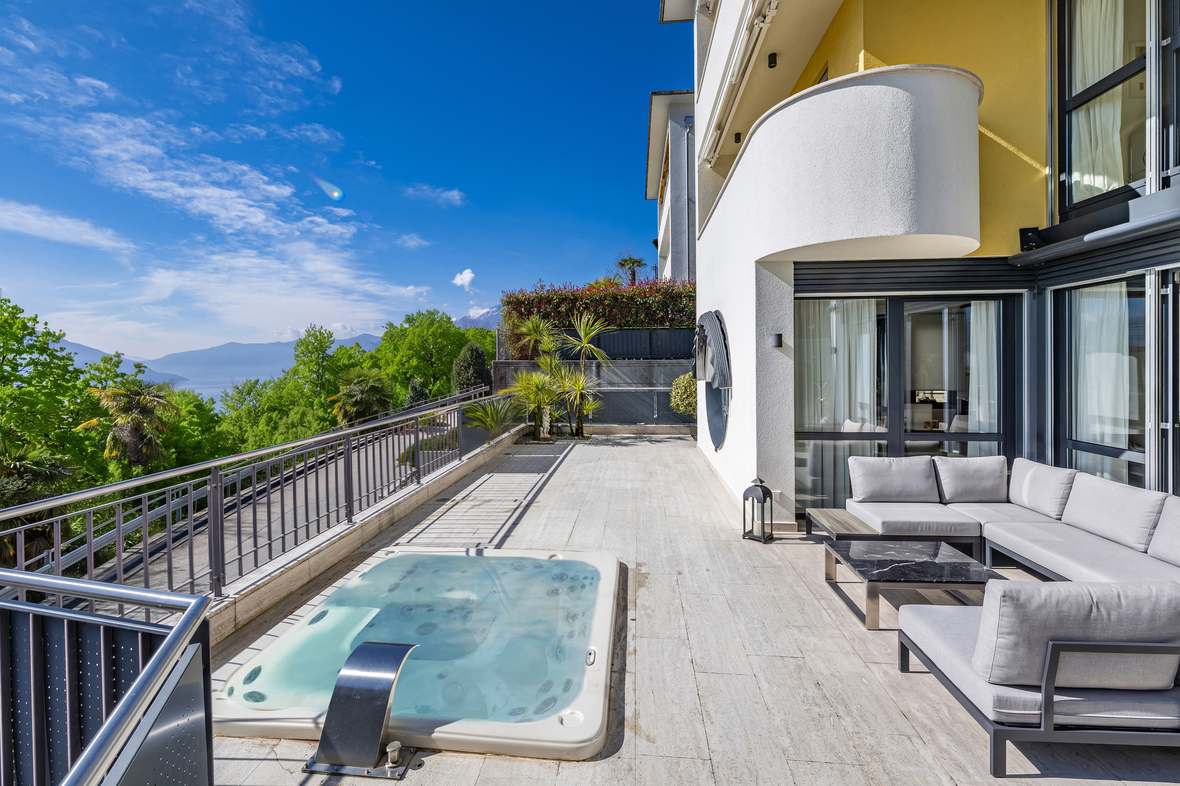 Charming home with a beautiful view (45)