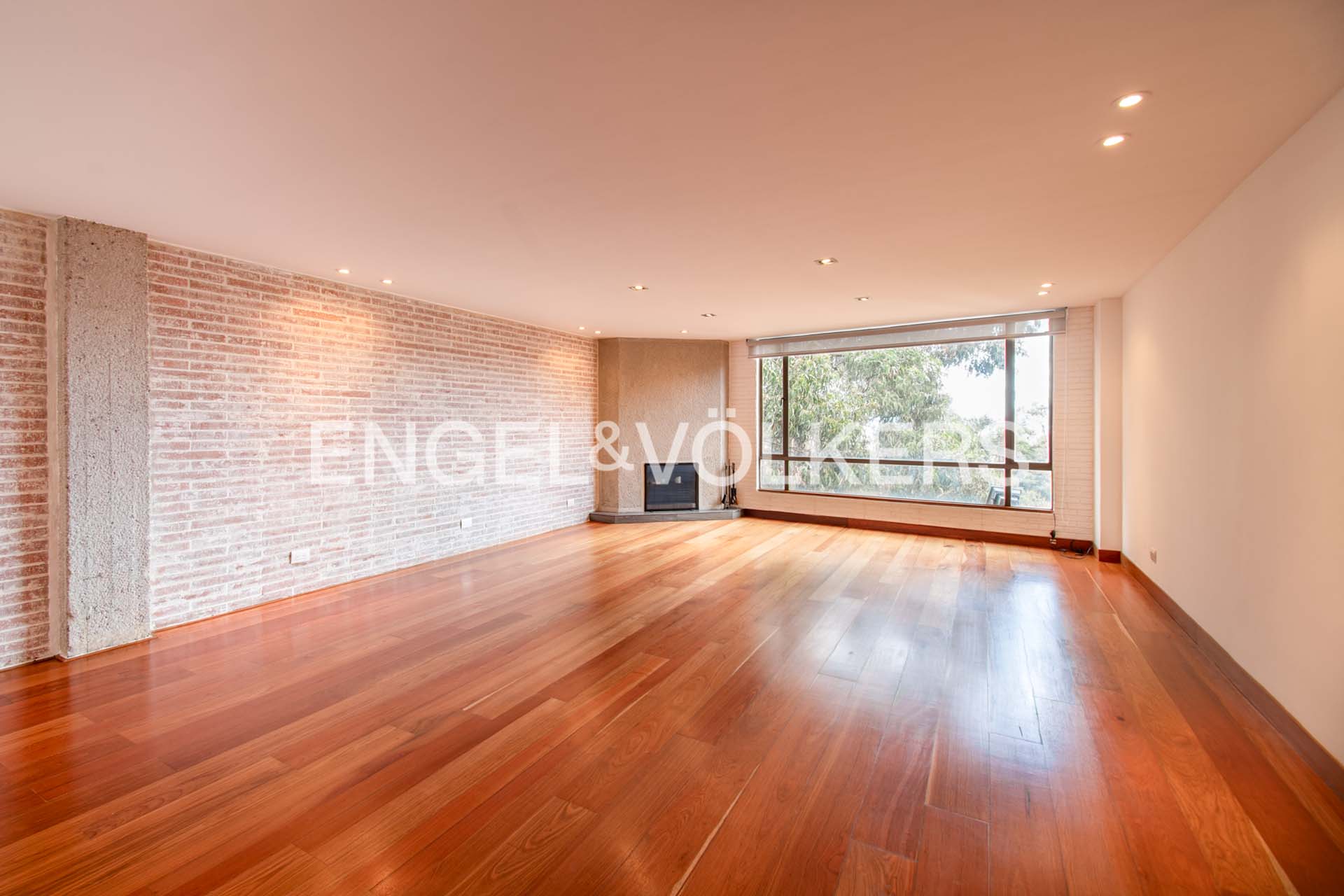 Apartamento remodelado con vista para venta en Rosales