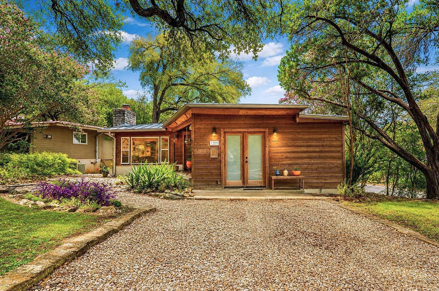 Charming Zilker Bungalow on a Spacious Corner Lot