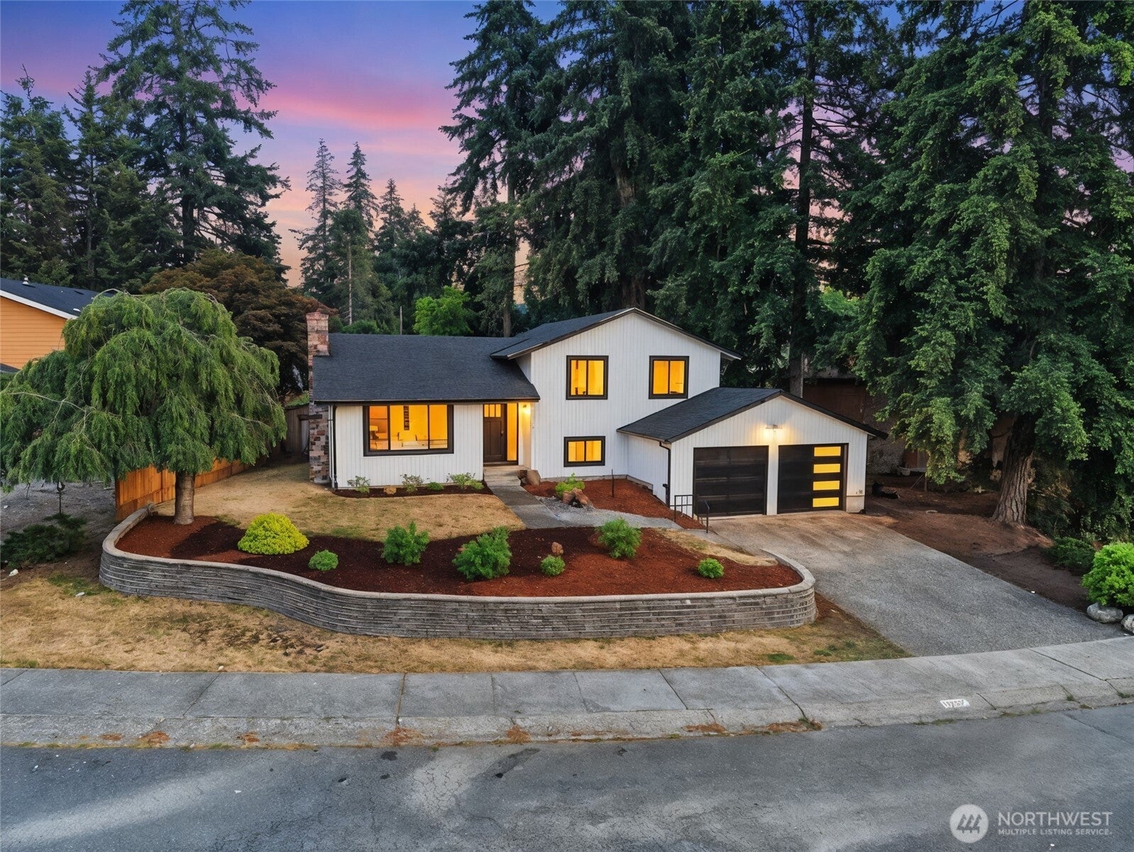 Charming Tri-Level Home in Bellevue’s Newport Hills