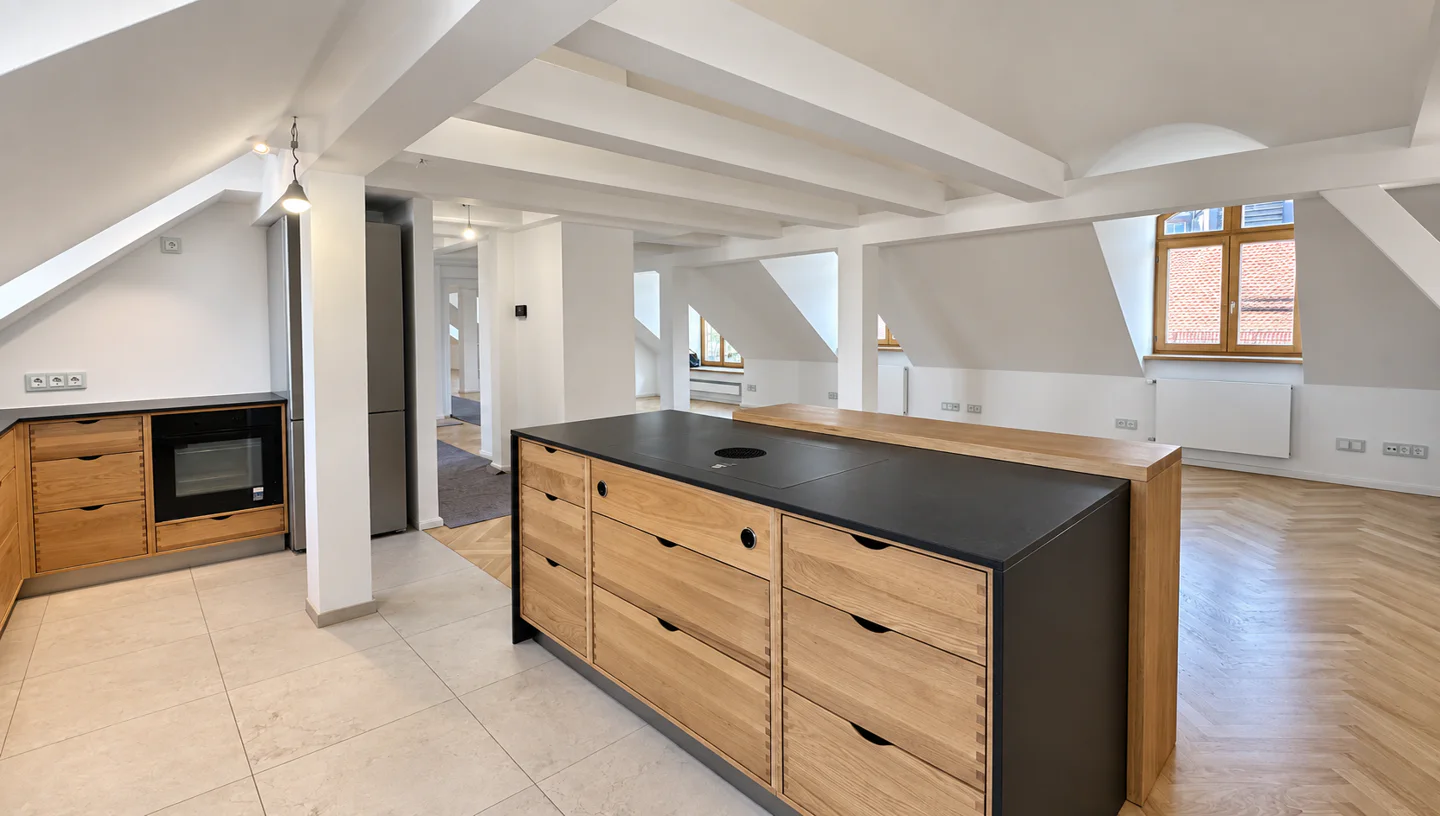 Großzügige Dachgeschosswohnung mit weitläufigem Grundriss - Photo 5