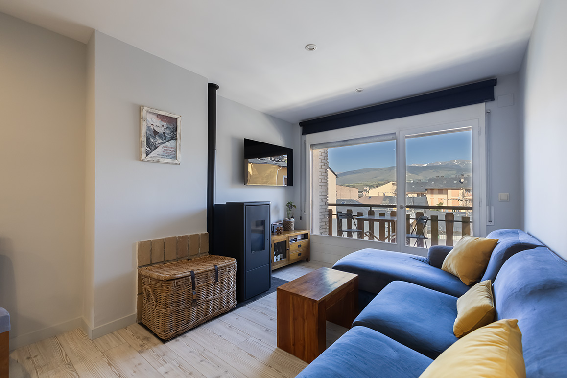Apartment with pool in Puigcerdà