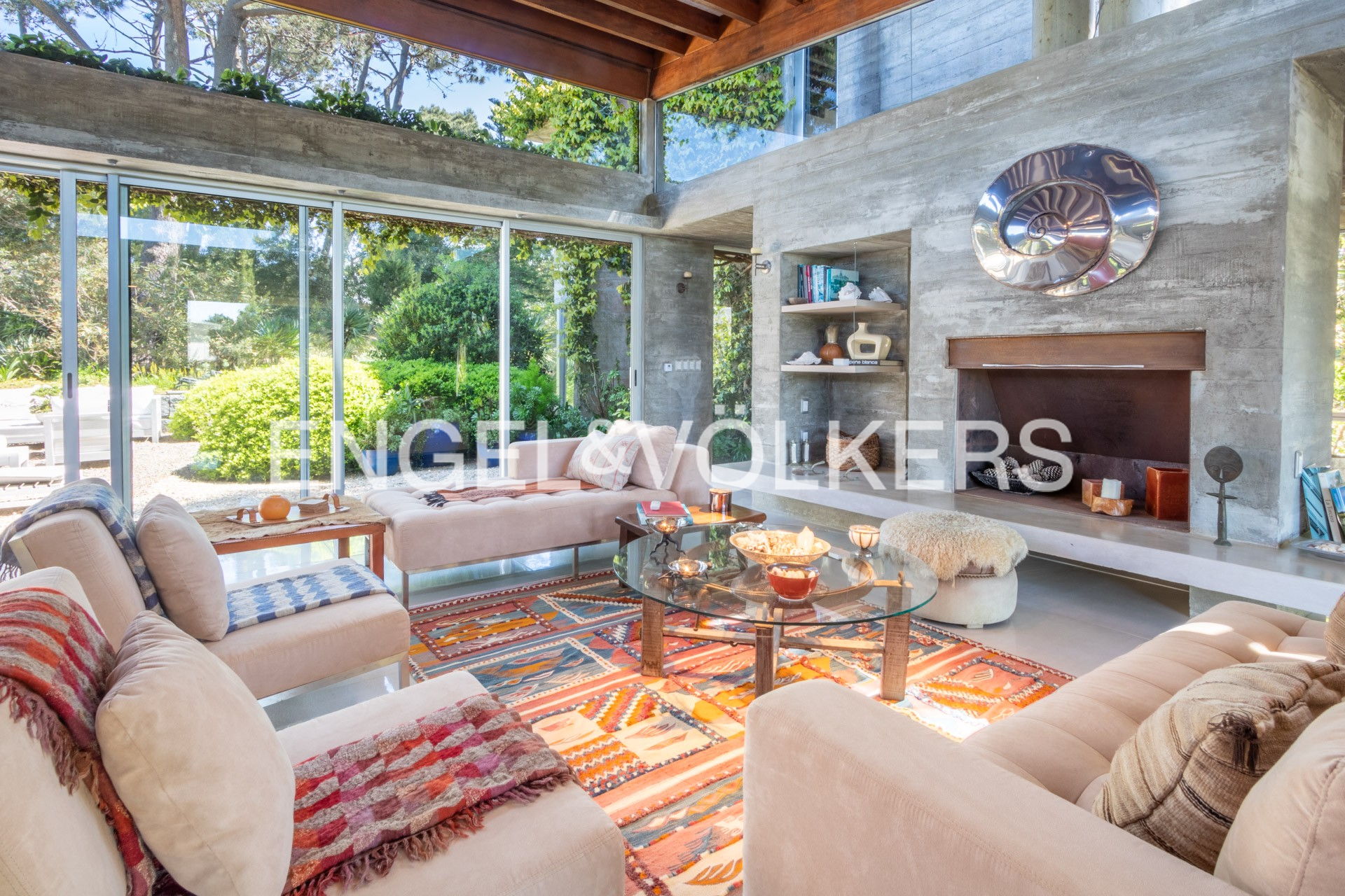 Located in the private neighborhood Pinar del Faro