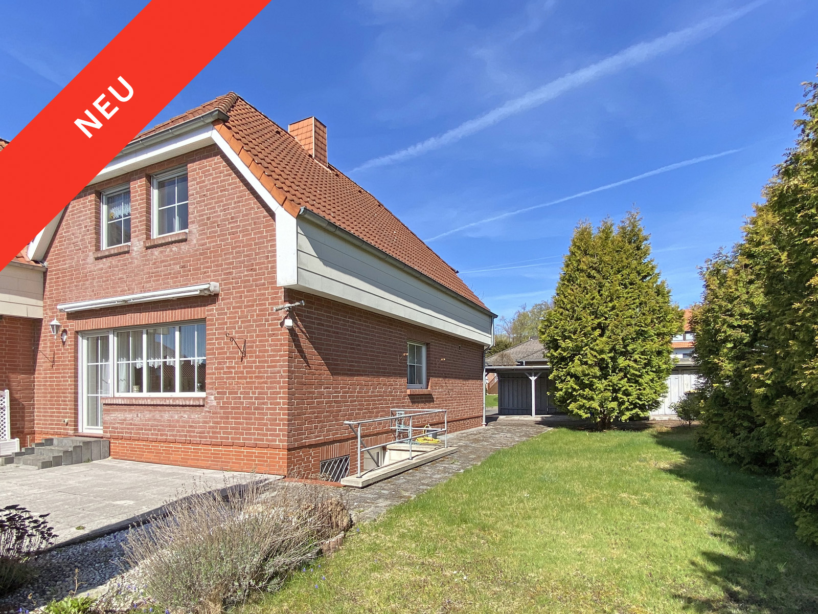 Gronau: Schöne Doppelhaushälfte in ruhiger Lage - mit Top-Infrastruktur im Ort