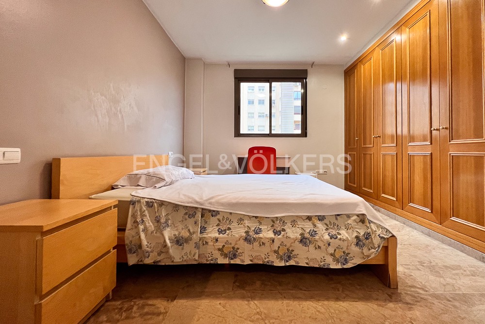 Comfortable flat with parking in Campanar
