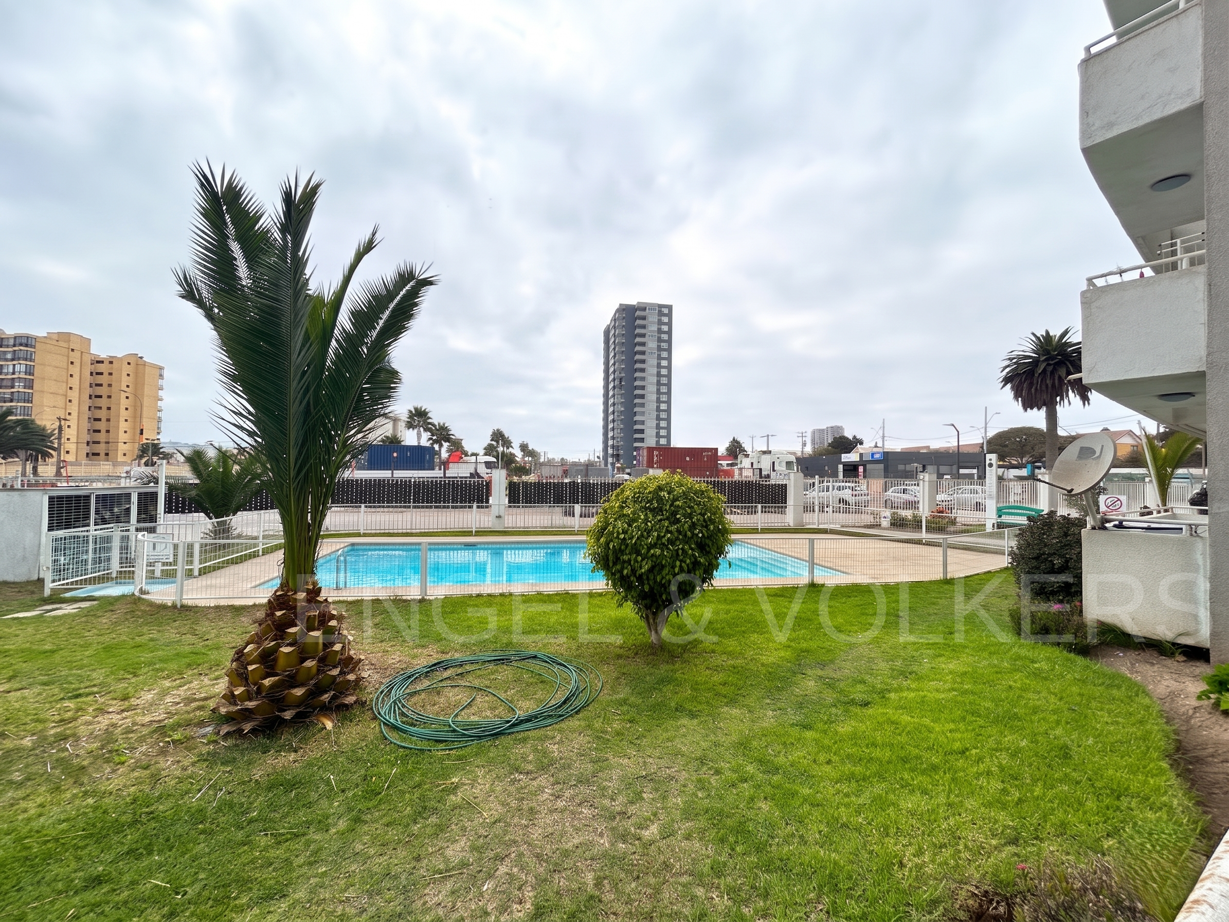Venta departamento en La Herradura Oriente
