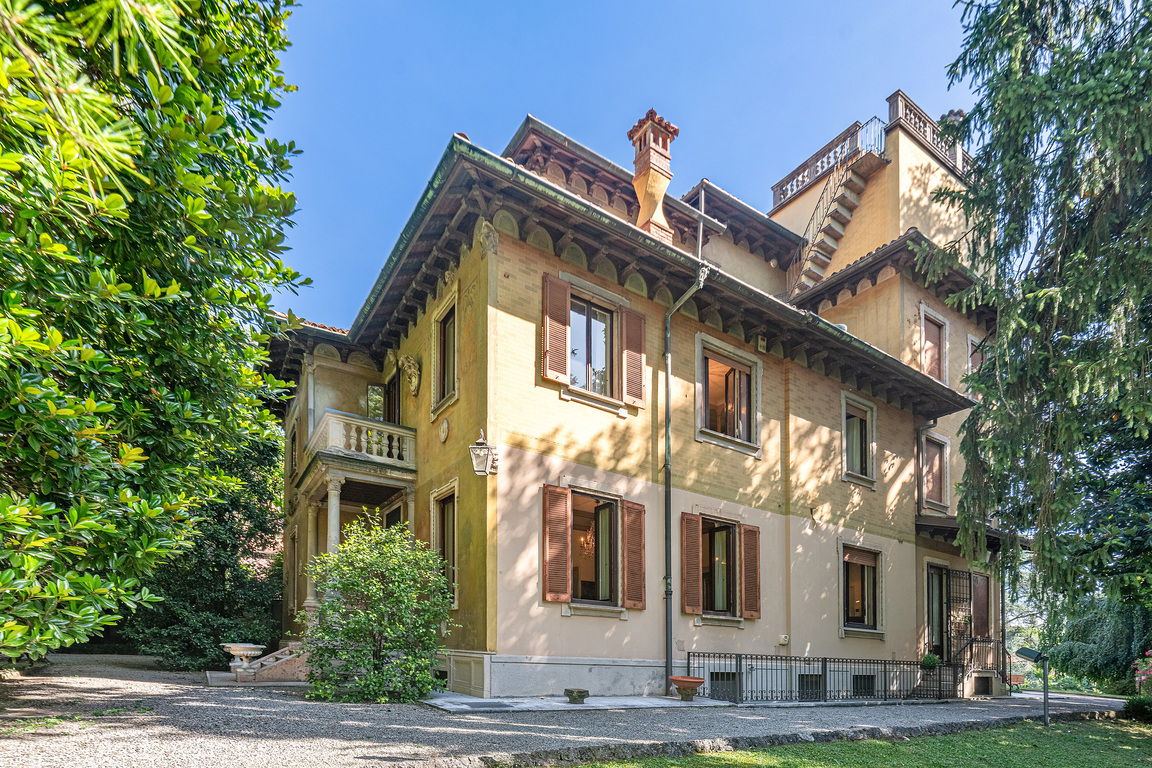 Wonderful Period Villa with garden