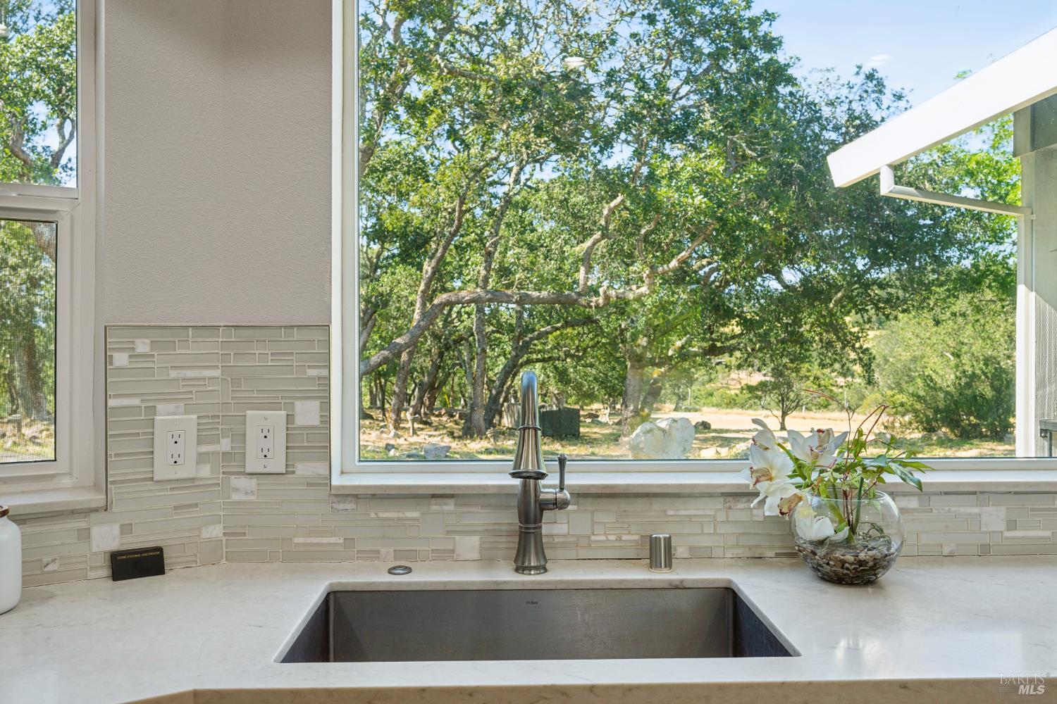 A Foothill Retreat Beneath the Oaks