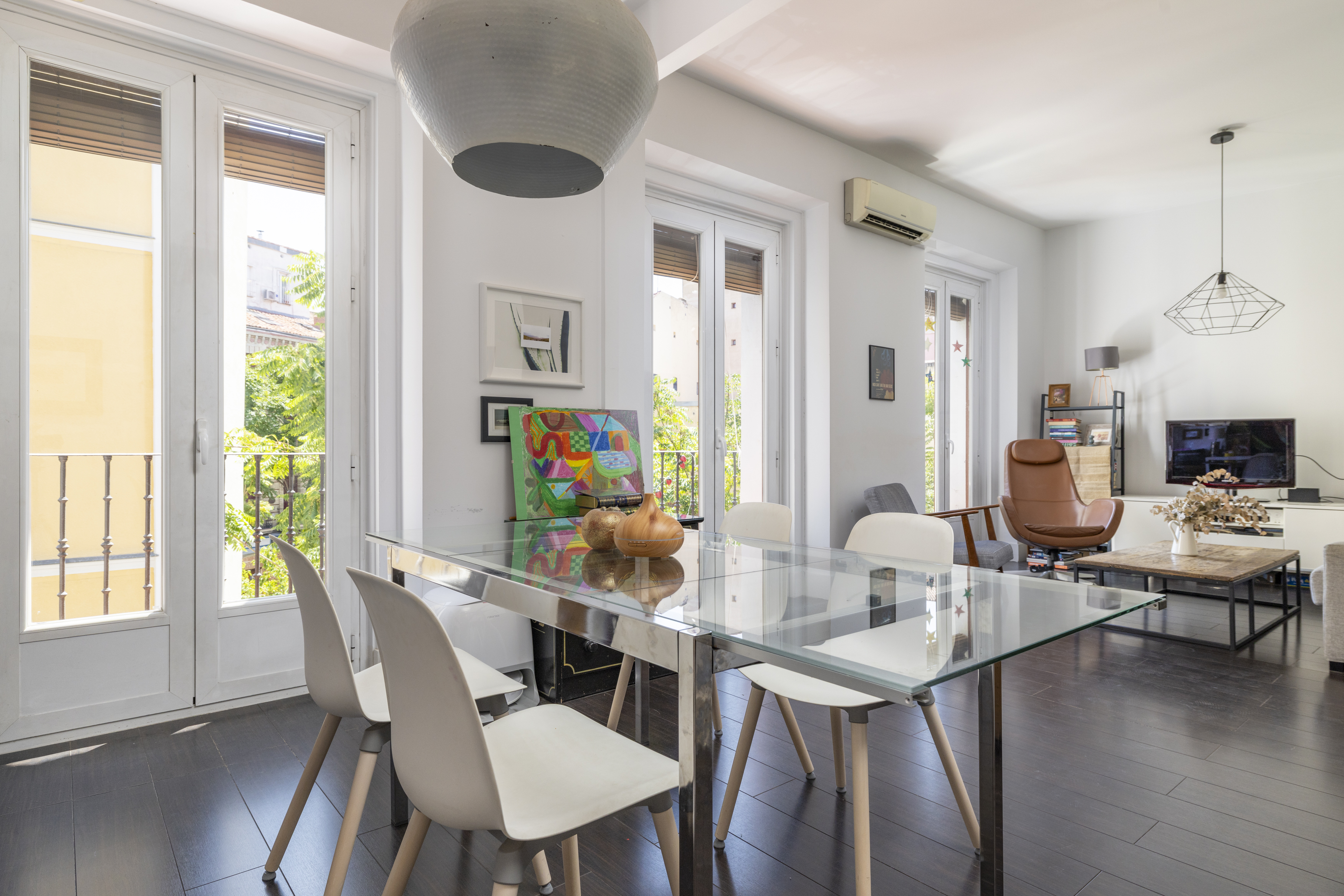 Exclusive Corner Apartment with 7 Balconies in Palacio