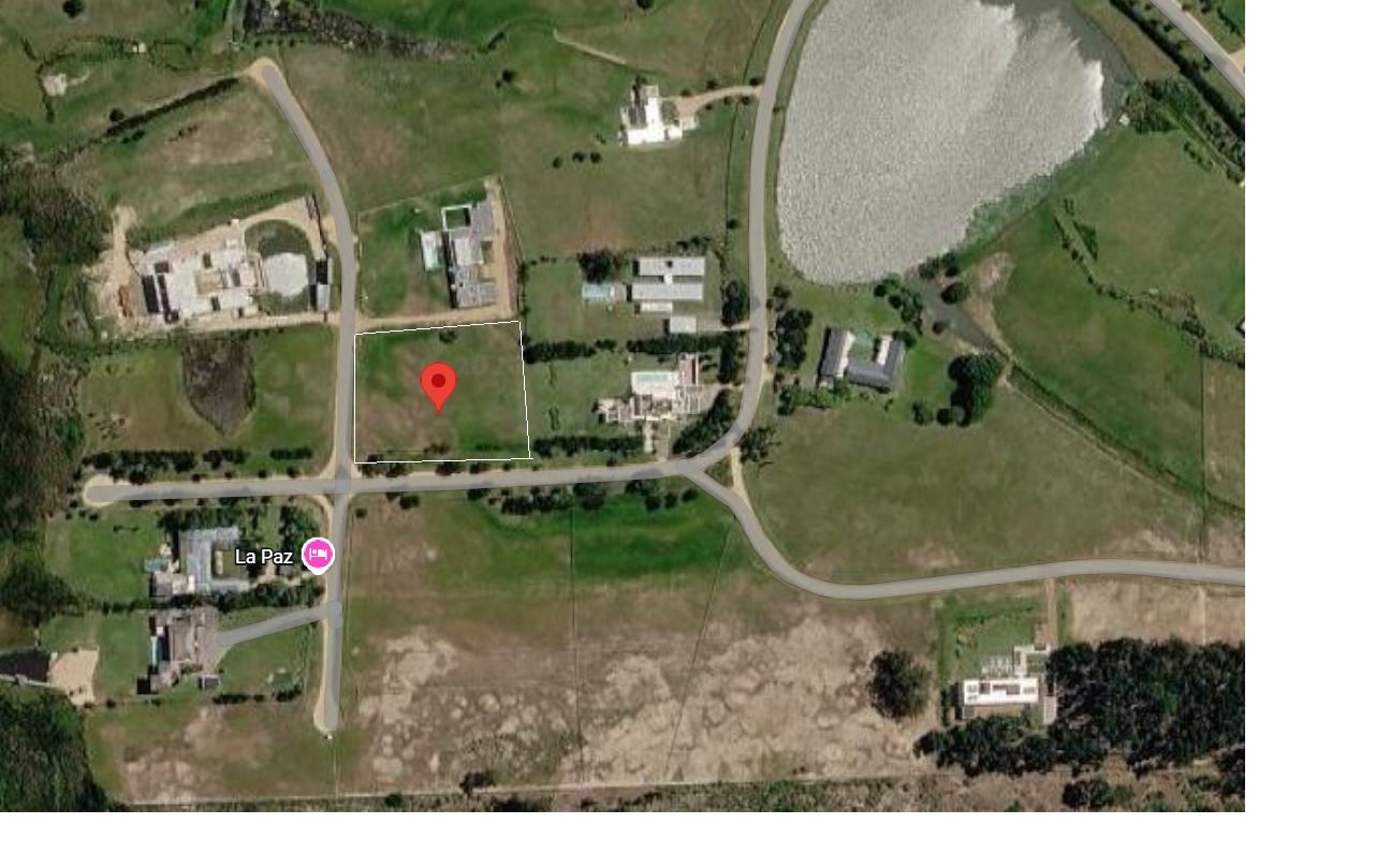 Excellent corner lot in Laguna Estates
