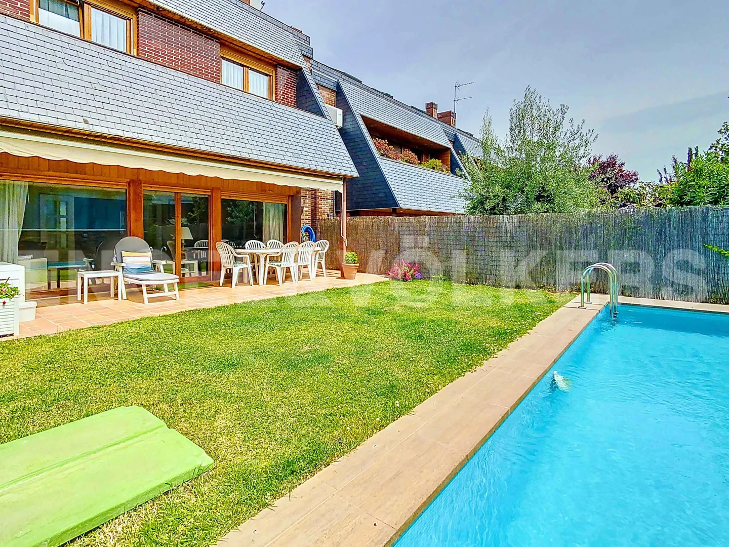 Chalet in Mirasierra with private pool
