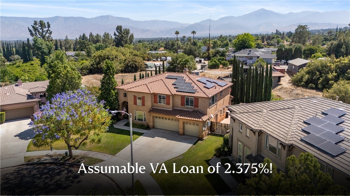 Spacious 5 Bedroom Home in Desirable Neighborhood