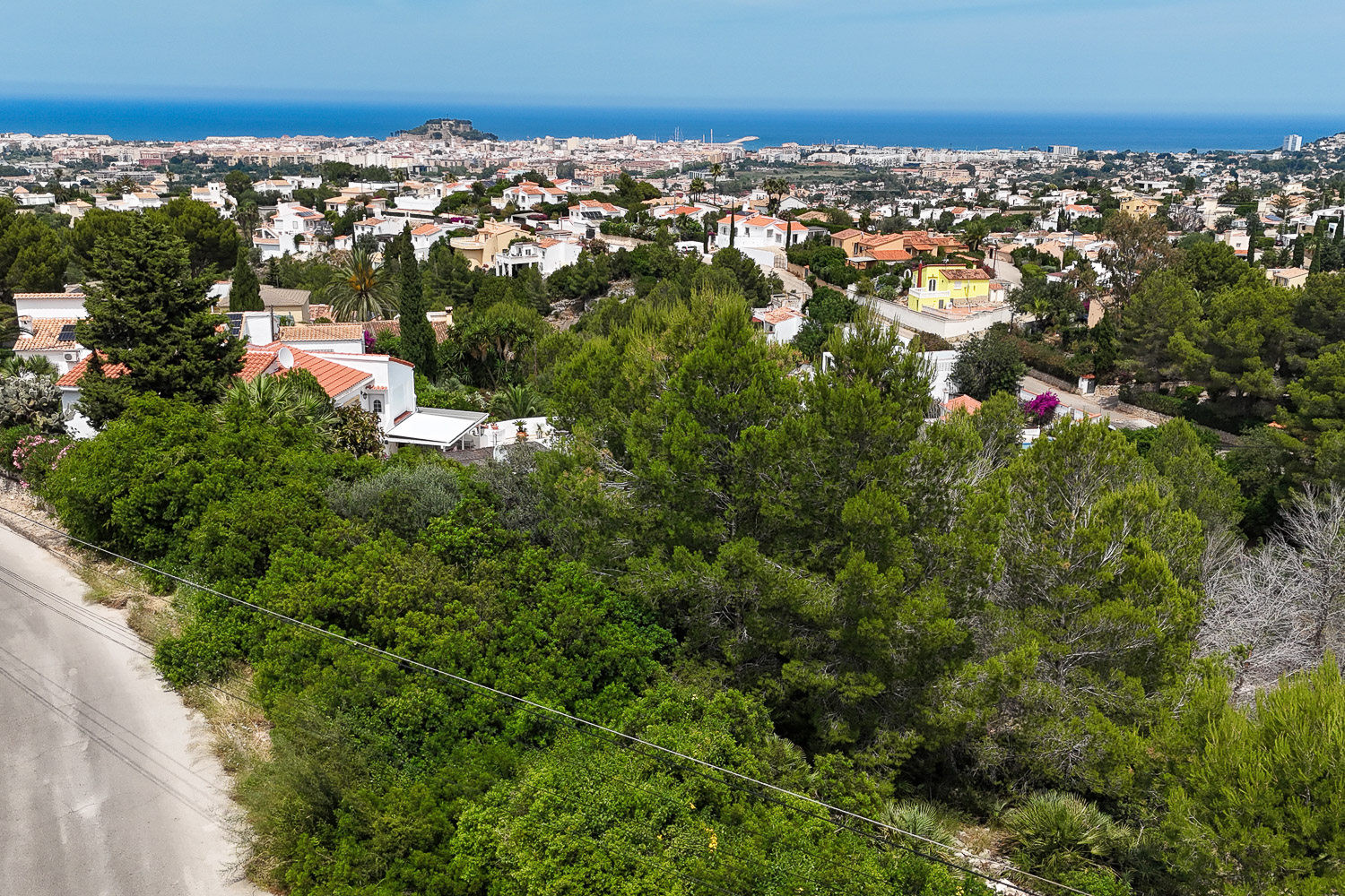 Urban plot in Denia - Sea and castle views, winter sun