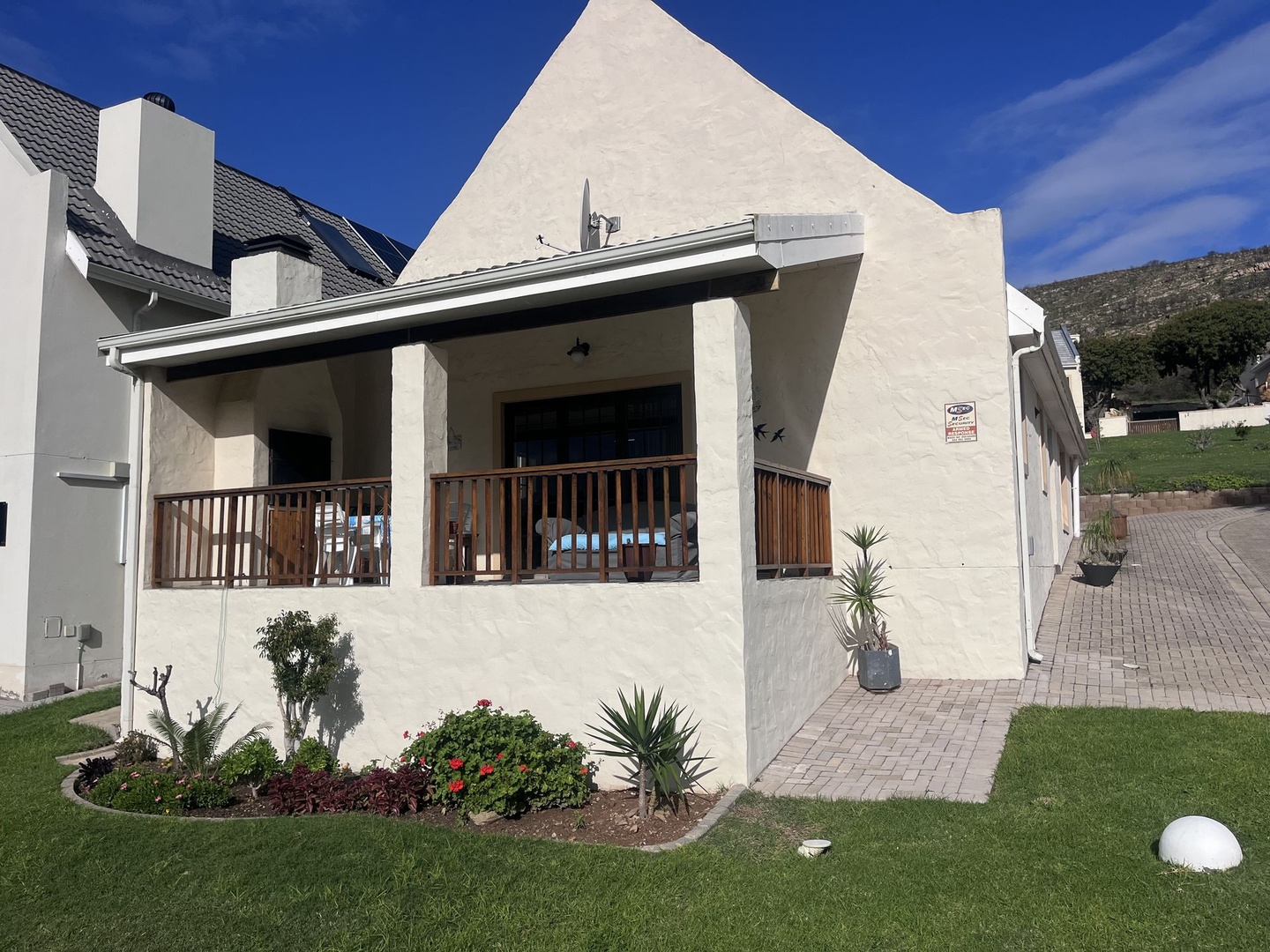 Stunning Cosy Two Bedroom in Nature Lovers Dream Area