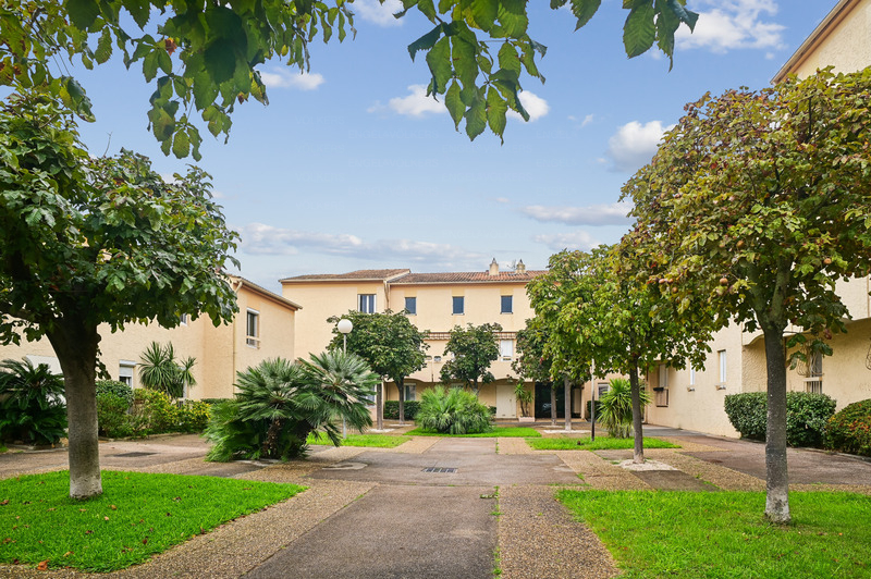90 m² dual-aspect apartment with a spacious loggia in Fréjus