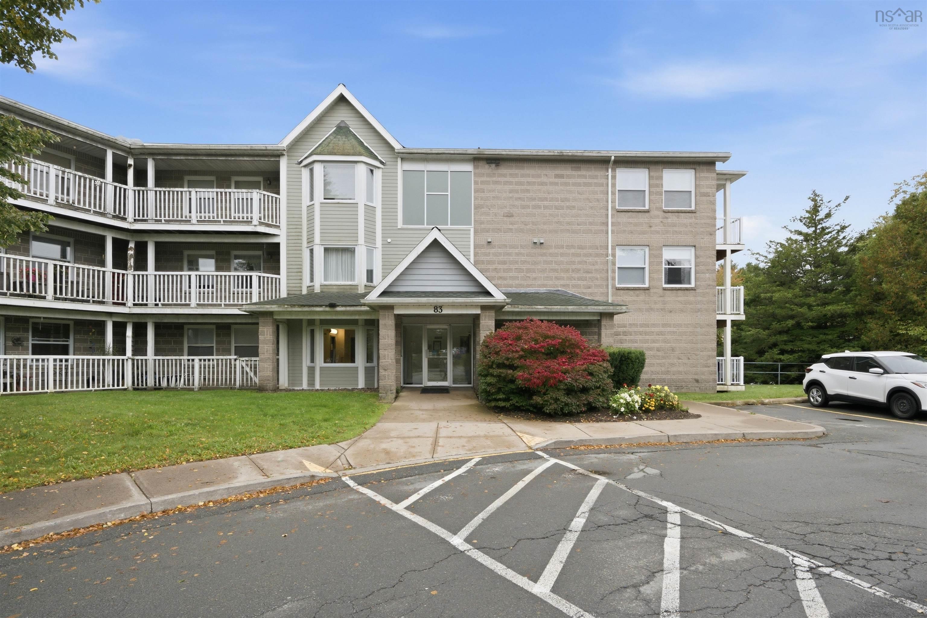 Top Floor Corner Condo with Pool Access