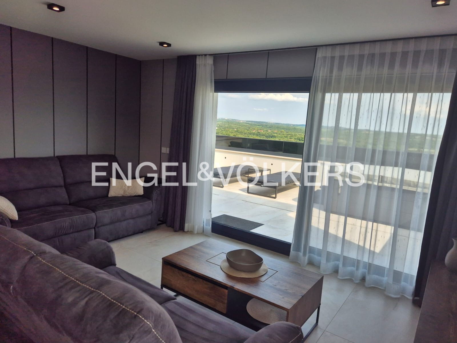 Luxus-Penthouse mit Panorama-Meerblick und großer Dachterrasse nahe Porec