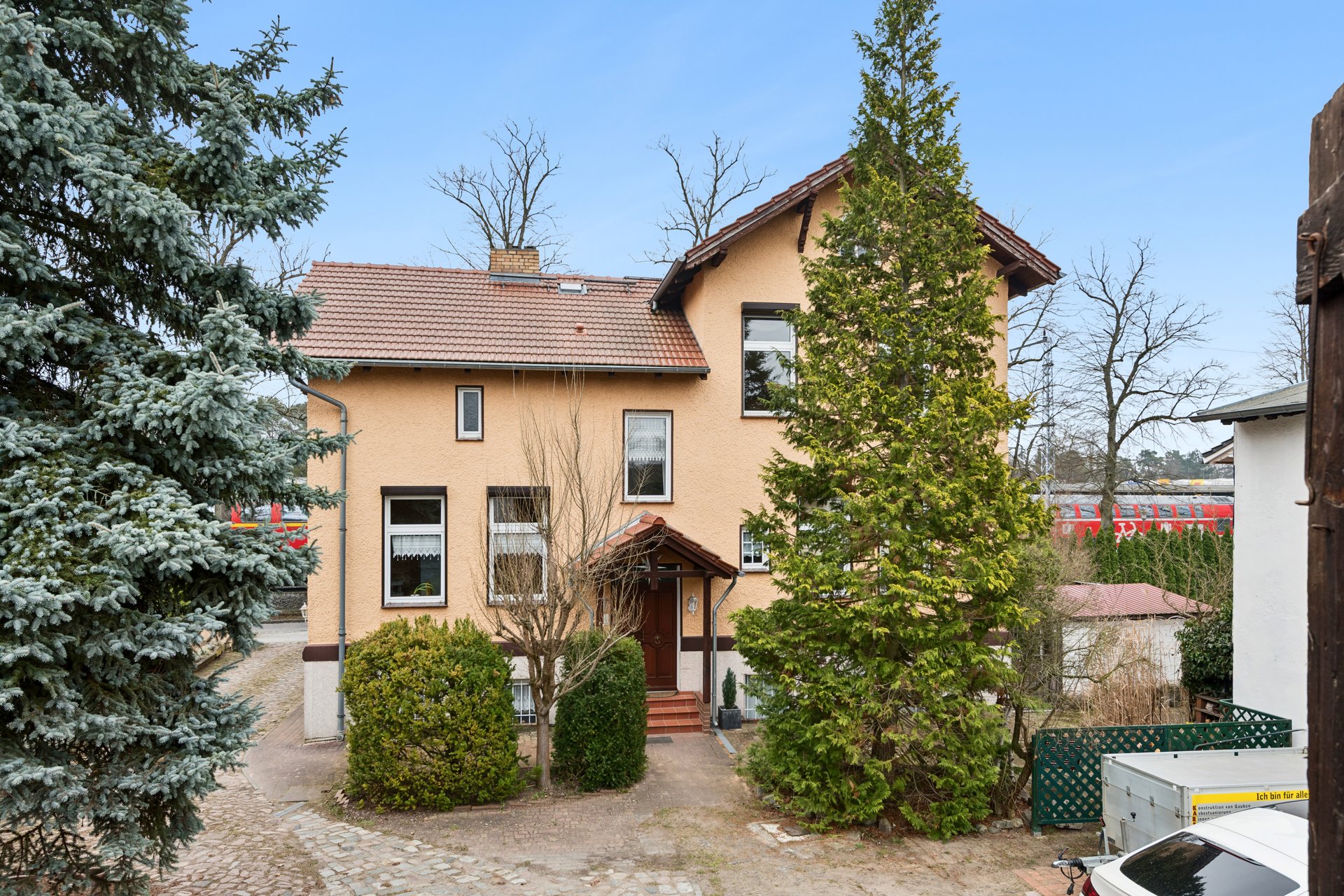 Zweifamilienhaus im Herzen von Zeuthen auf großzügigem Grundstück