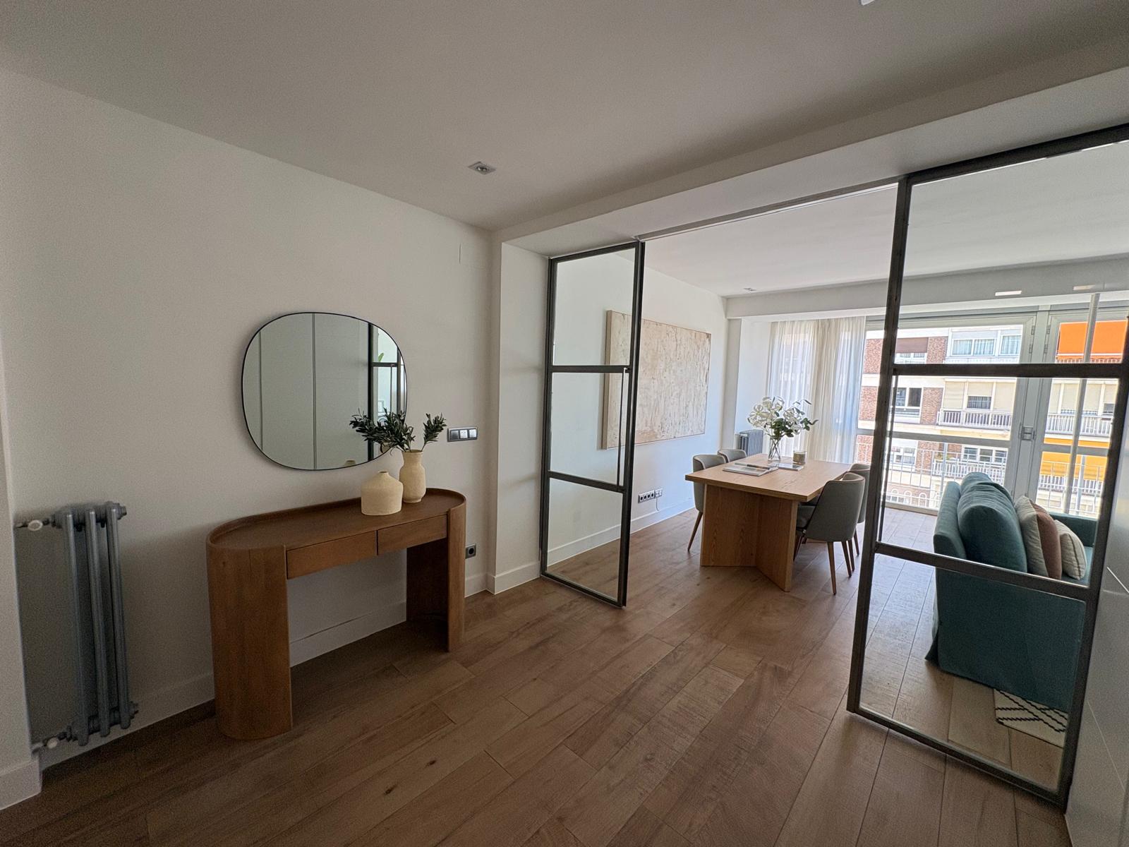 Bright, modern, furnished 2-bedroom, 2-bath in El Viso