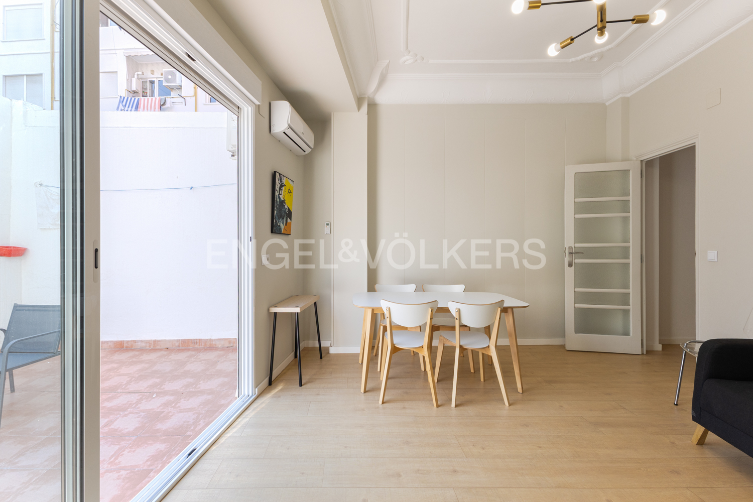 Amplia vivienda reformada junto a Plaza España