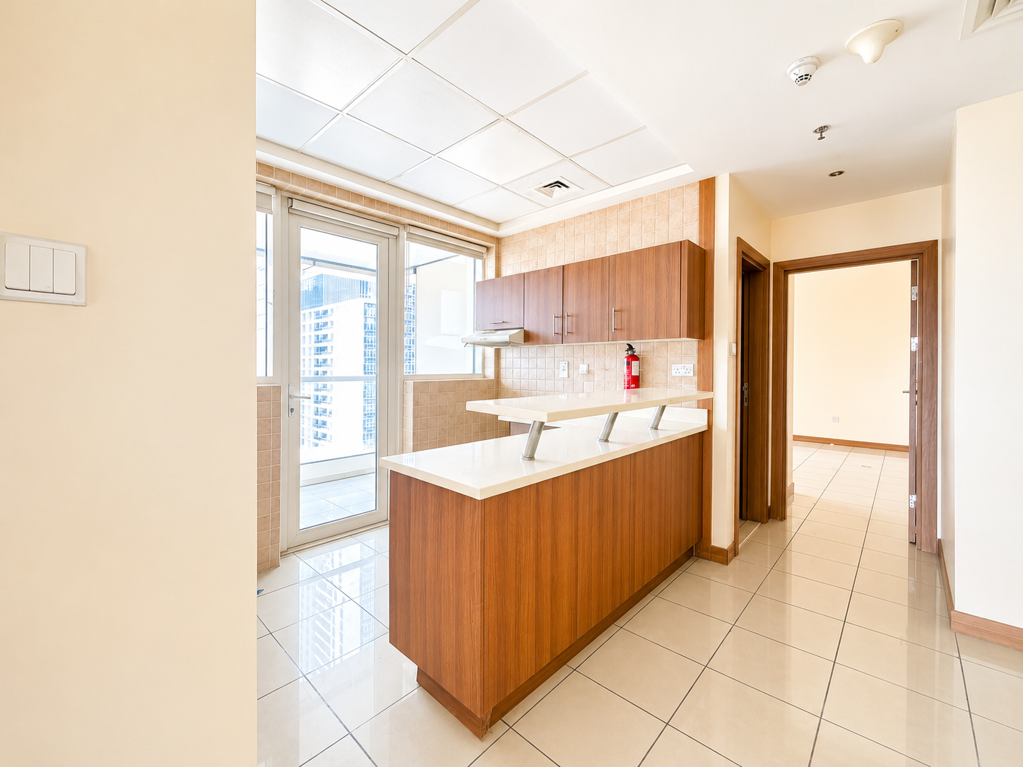 Vacant | Spacious 1BR | Partial Harbour View