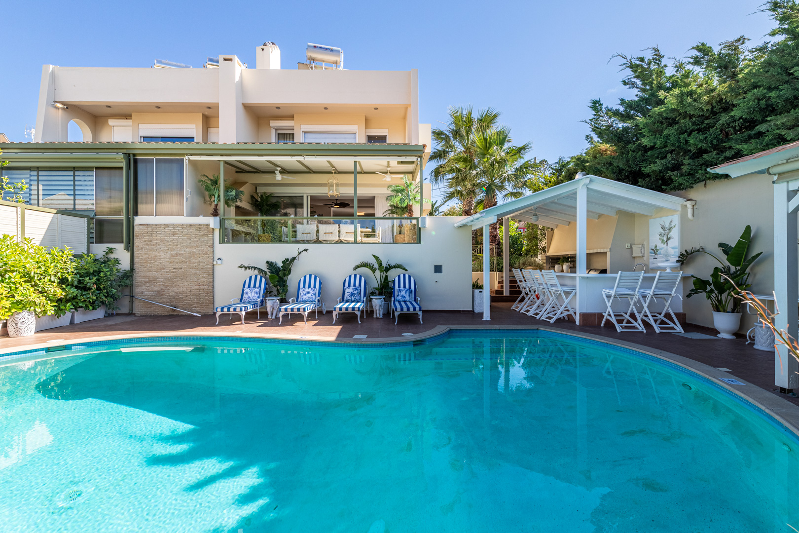 Luxury villa with pool and wonderful sea view